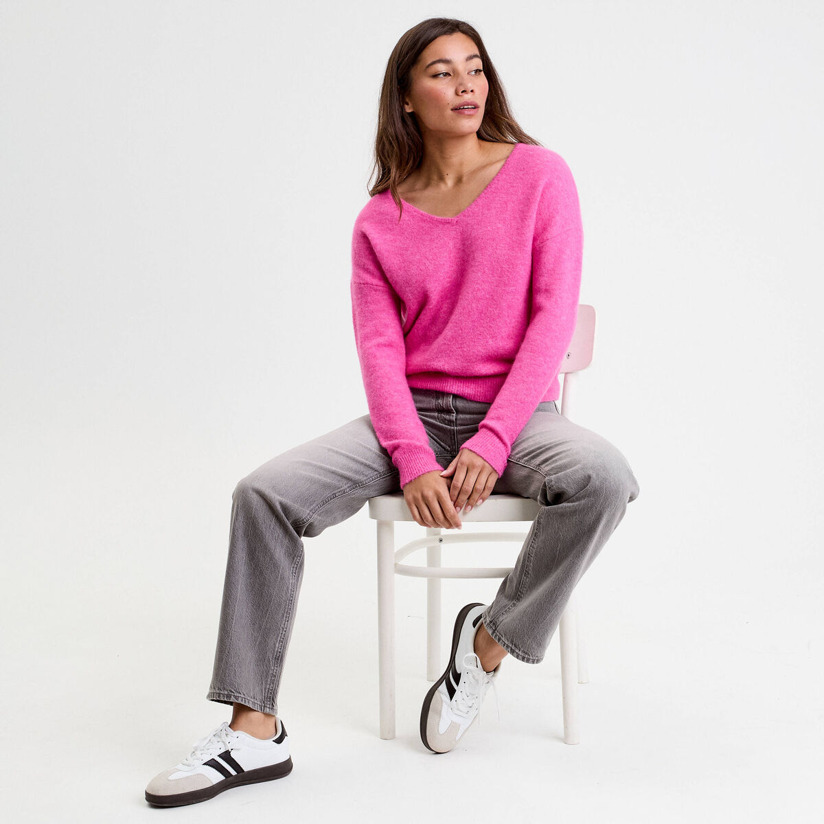 Pull avec col en V rose femme