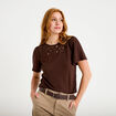 T-shirt manches courtes aspect dentelle marron fonc&eacute; femme