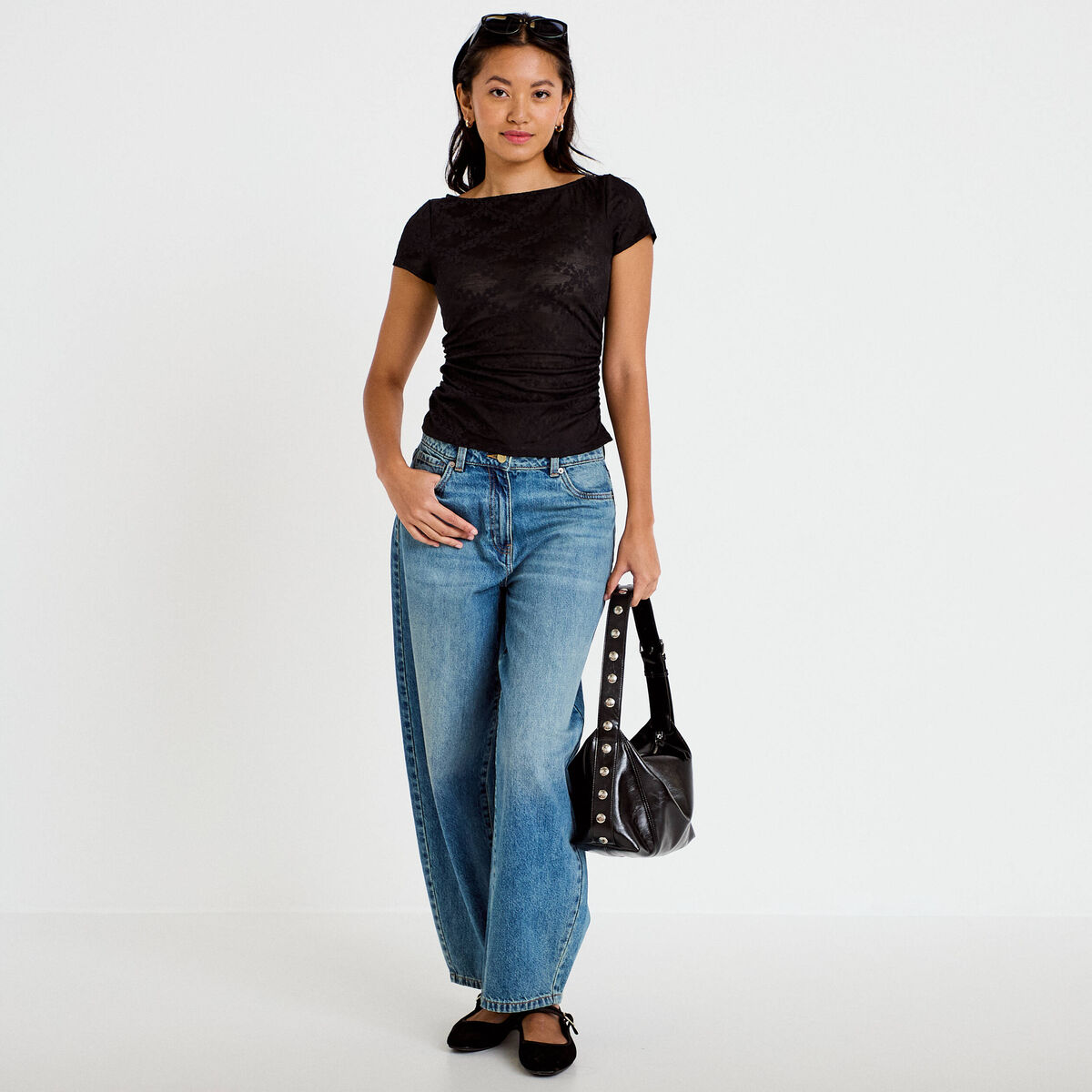T-shirt ajust&eacute; dentelle col bateau noir femme