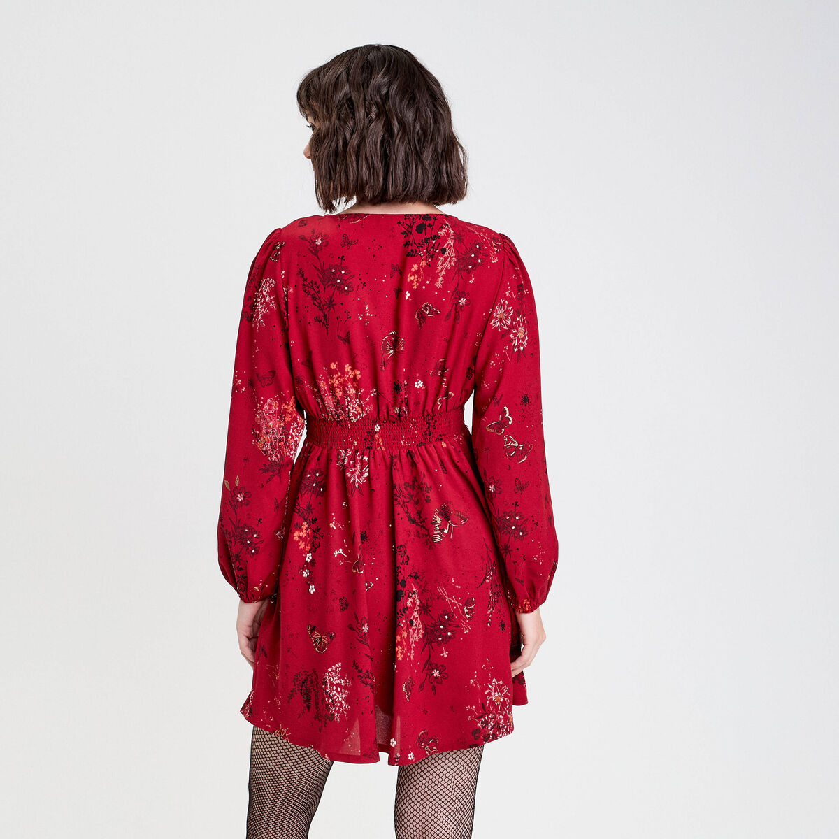 Robe &eacute;vas&eacute;e d&eacute;tails clout&eacute;s rouge fonc&eacute; femme