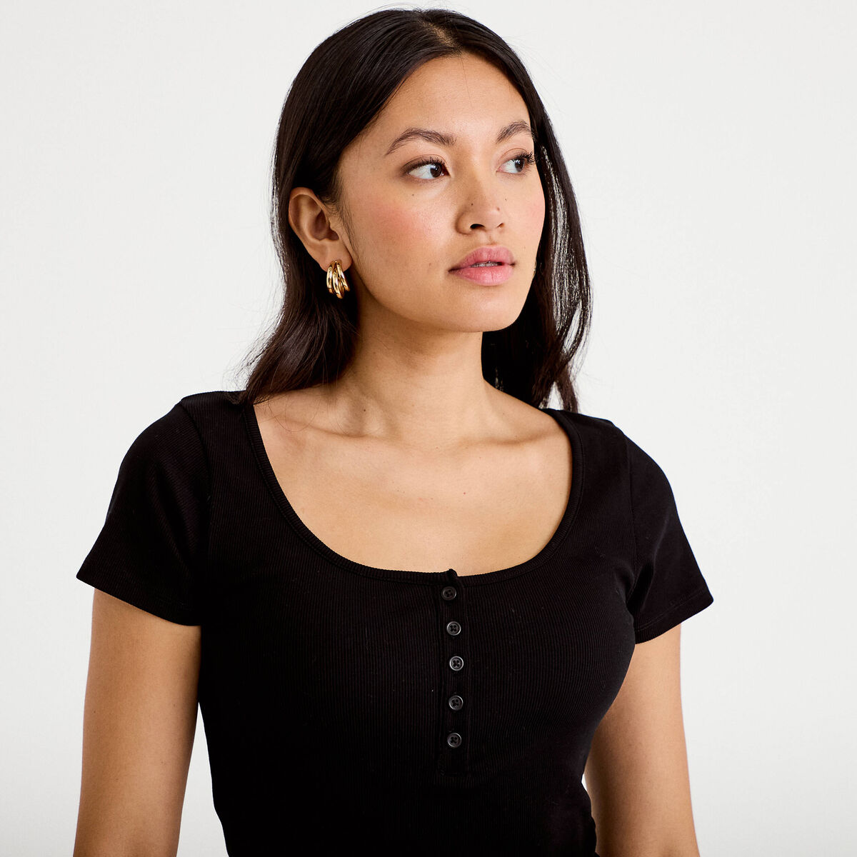 T-shirt c&ocirc;tel&eacute; noir femme
