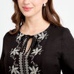 Robe brod&eacute;e en cr&ecirc;pe noir femme