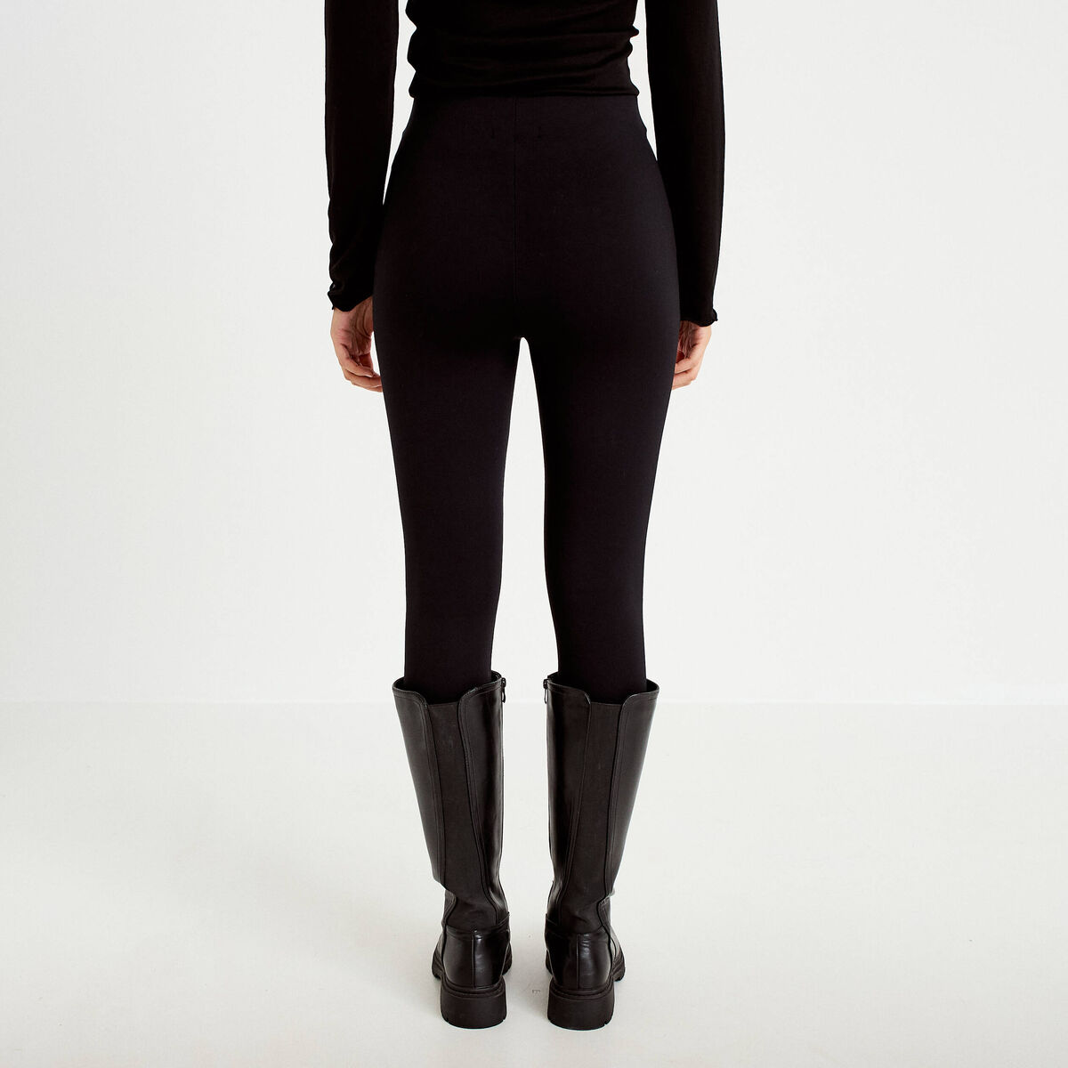 Fuseau noir femme