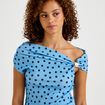 Top pliss&eacute; col bardot sans manches bleu ciel femme