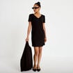 Robe droite courte en maille col rond noir femme