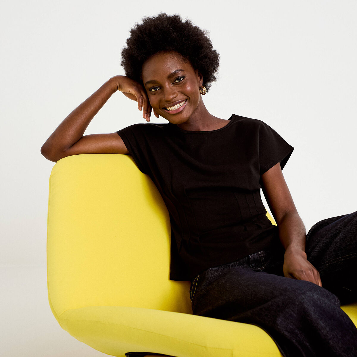 Top ajust&eacute; col rond manches courtes noir femme