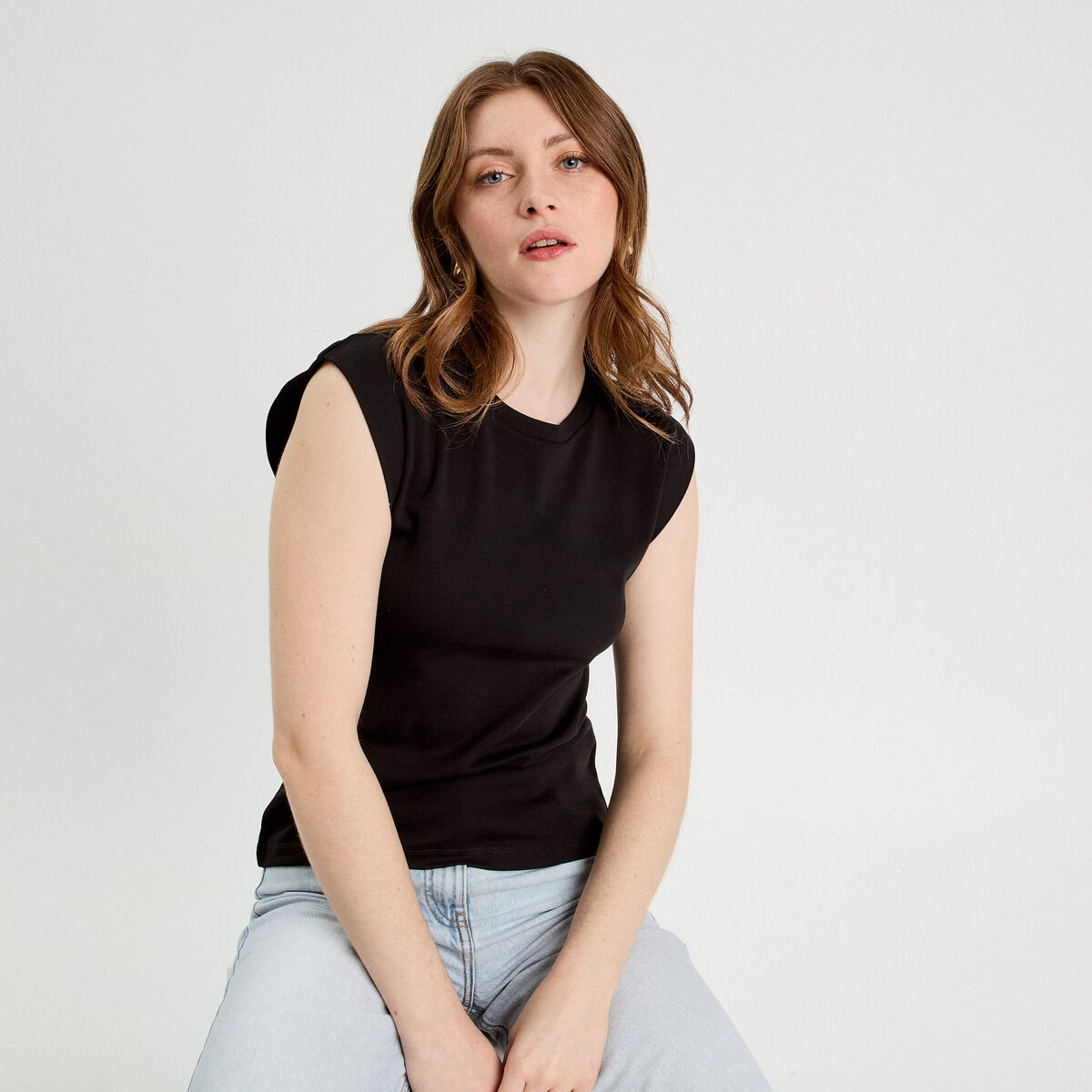 T-shirt col rond sans manches noir femme