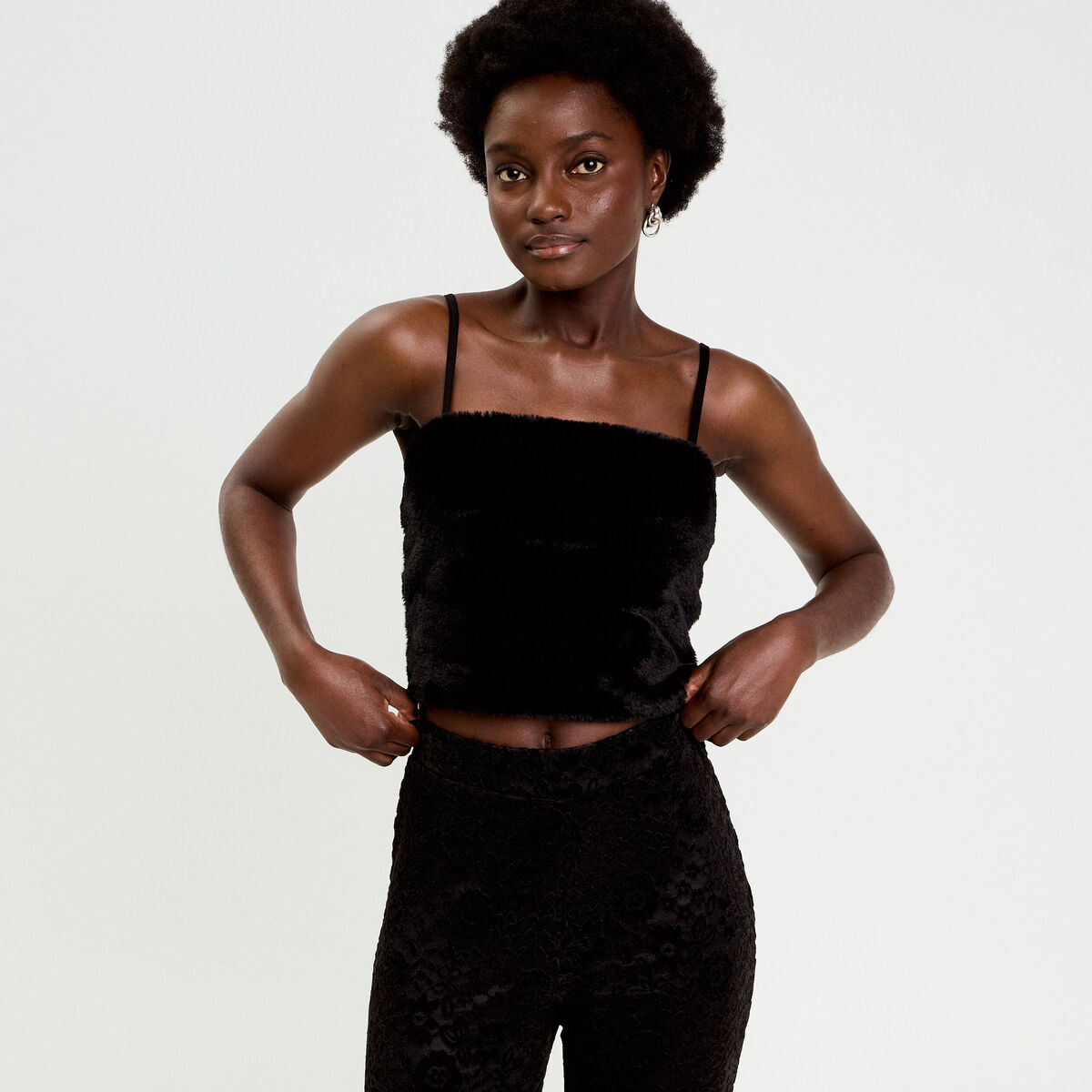 D&eacute;bardeur fausse fourrure noir femme
