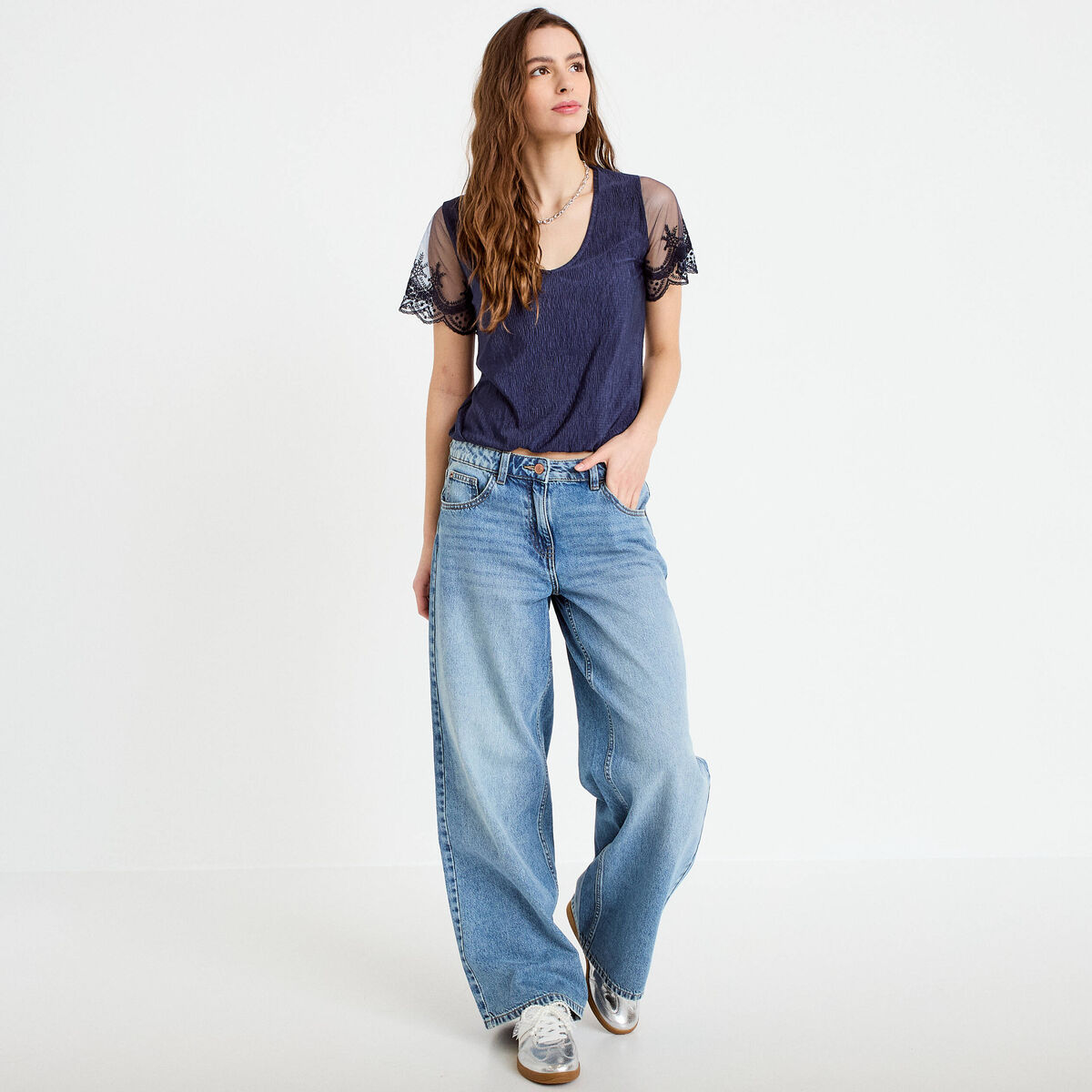 Blouse col v manches courtes dentelle bleu marine femme