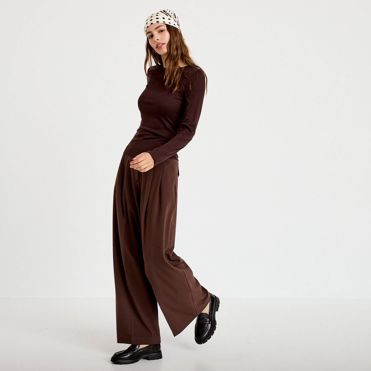 Pantalon large &agrave; pinces marron femme