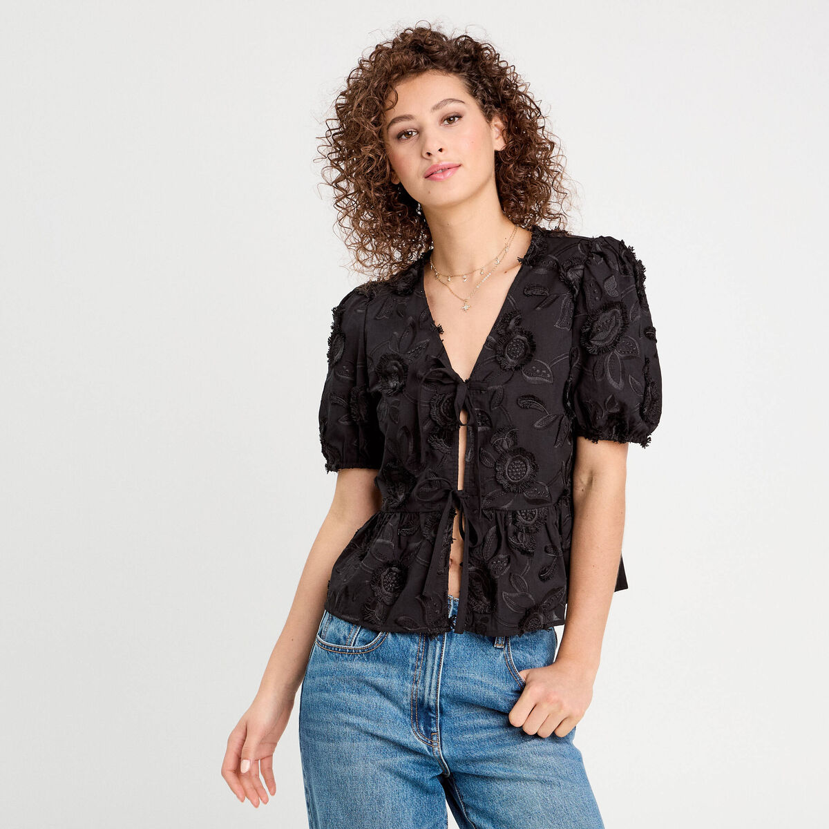 Blouse manches courtes noeuds noir femme