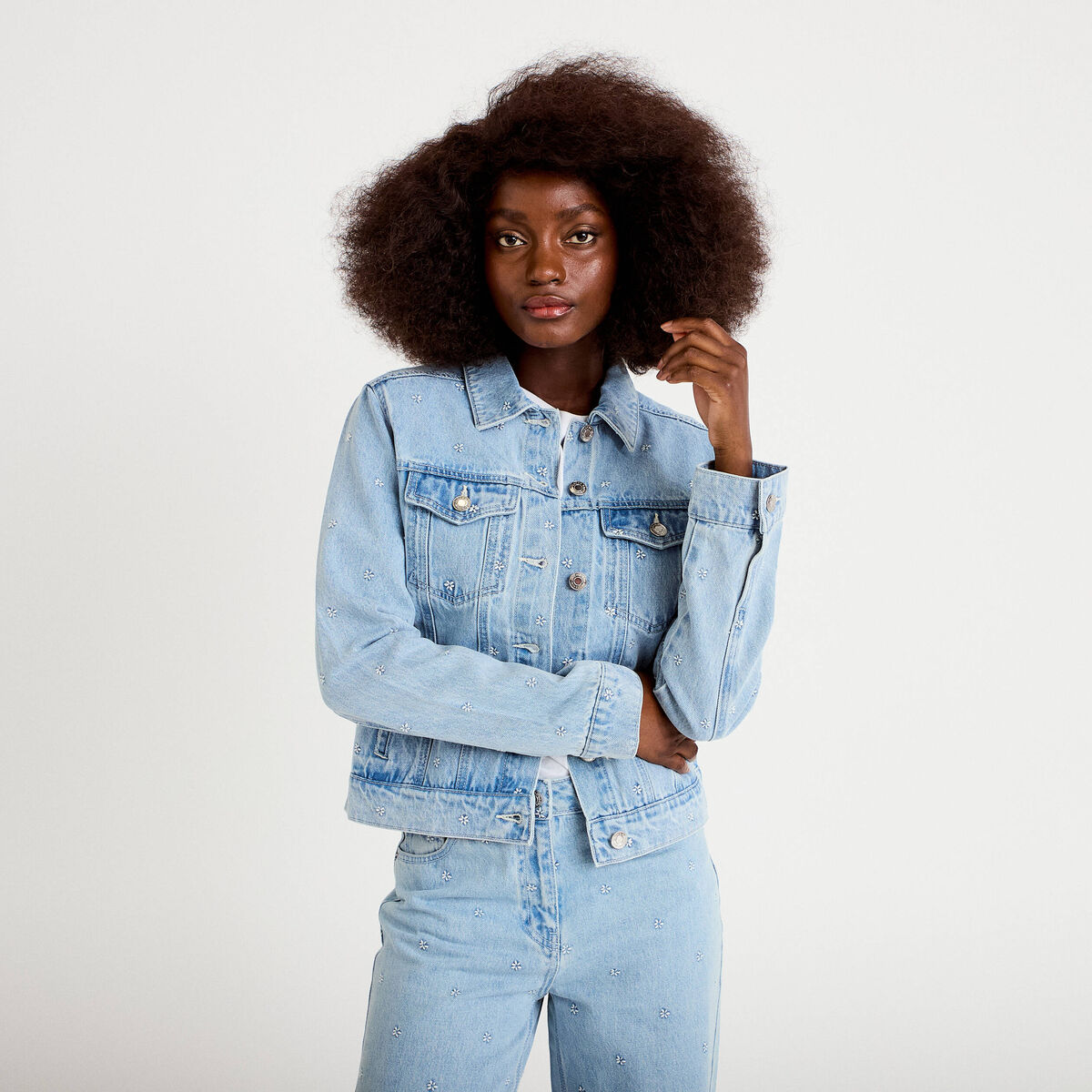 Veste jean droite courte col classique bleu clair femme
