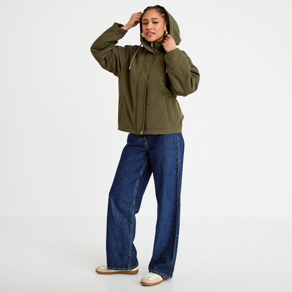 Parka courte &agrave; capuche manches longues vert kaki femme