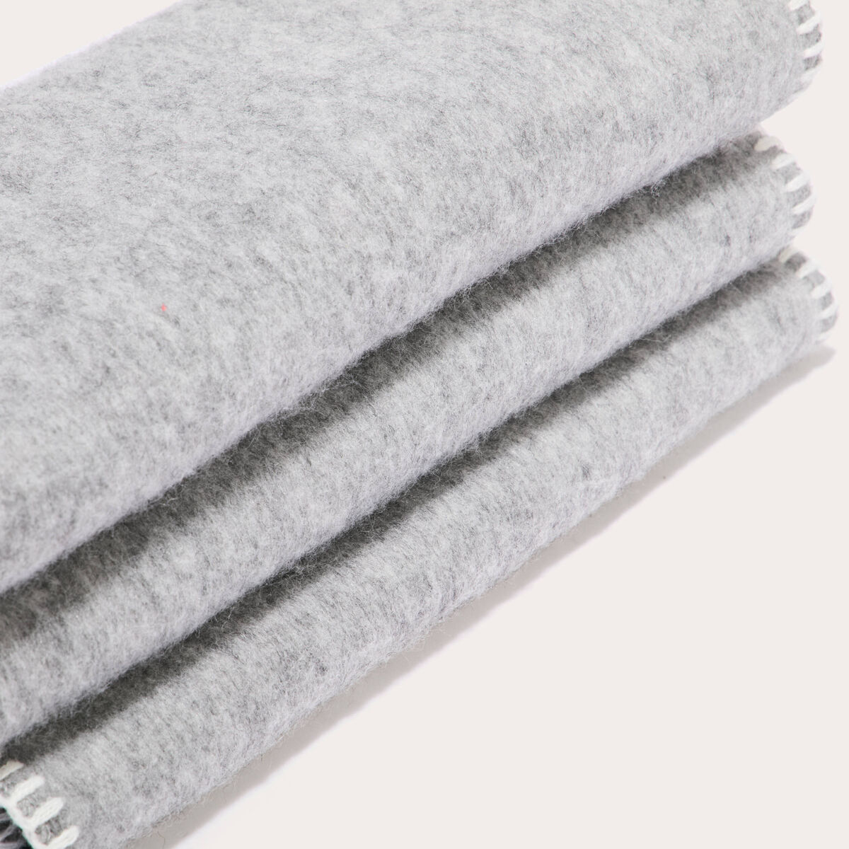 &Eacute;charpe fluide gris clair femme