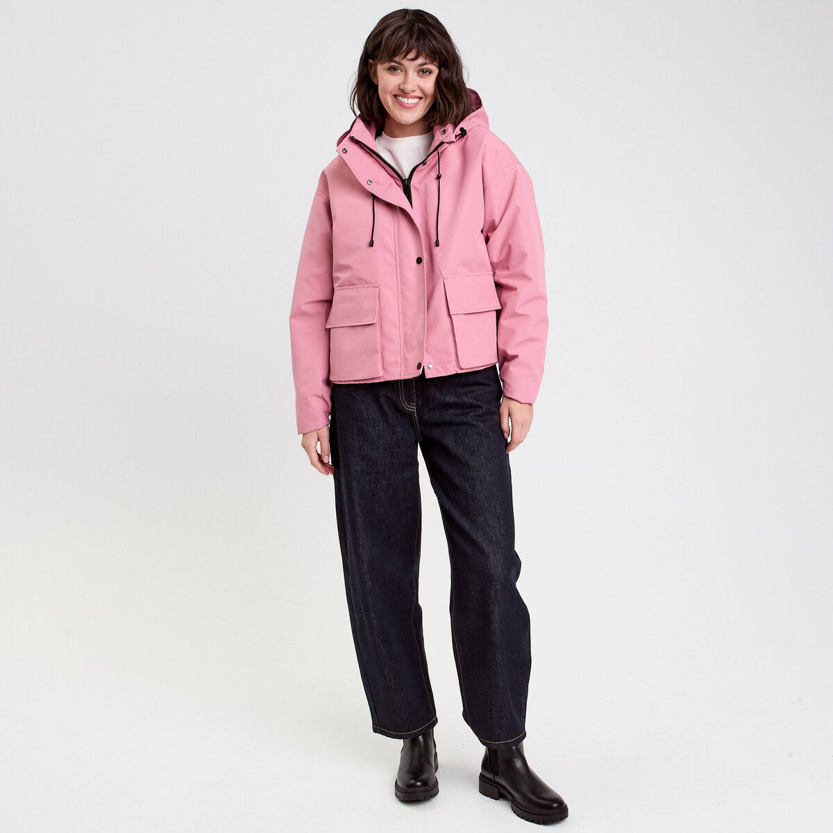 Veste courte bas resserr&eacute; &agrave; capuche rose clair femme