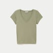 T-shirt ajust&eacute; col v manches courtes vert kaki femme