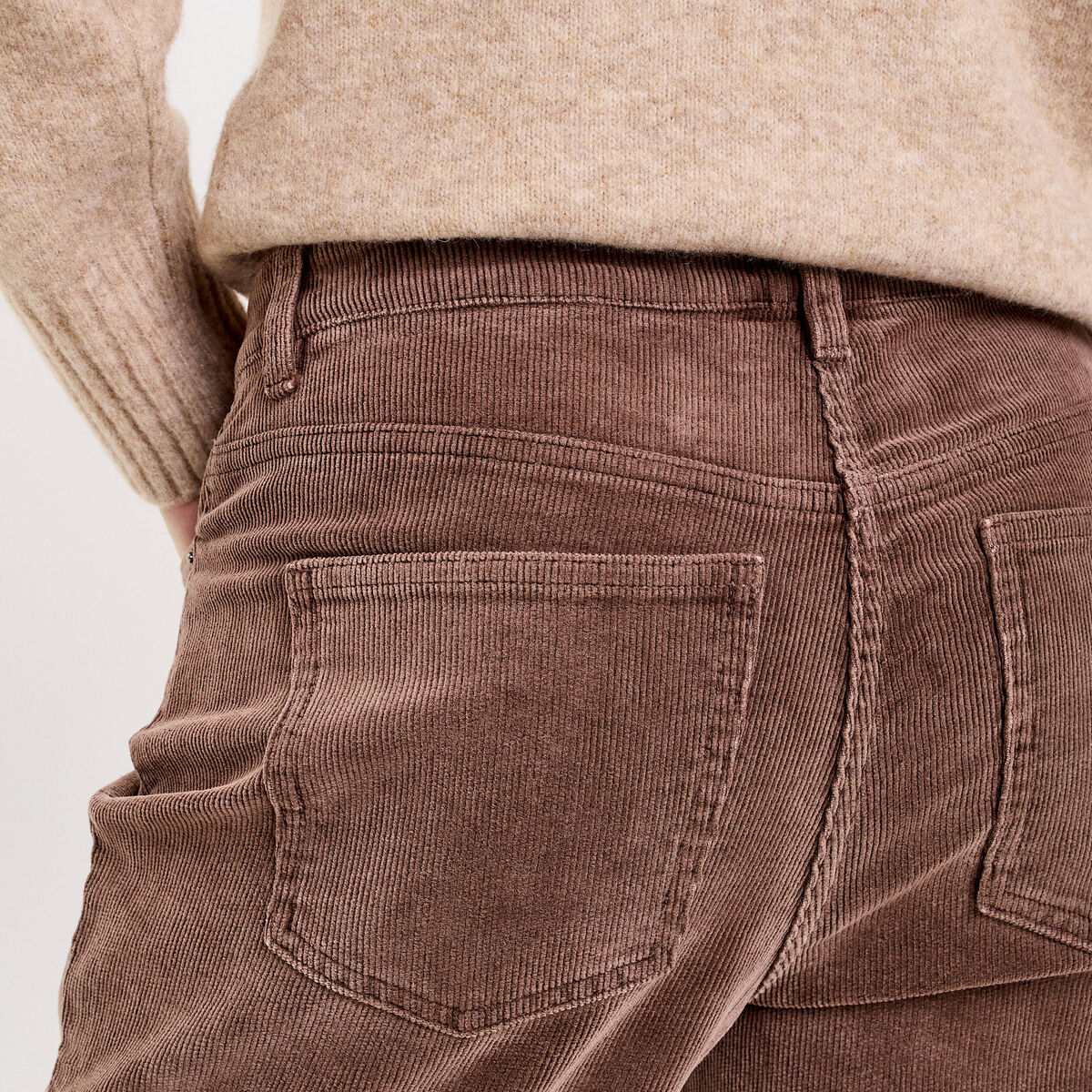 Pantalon droit en velours jaune femme
