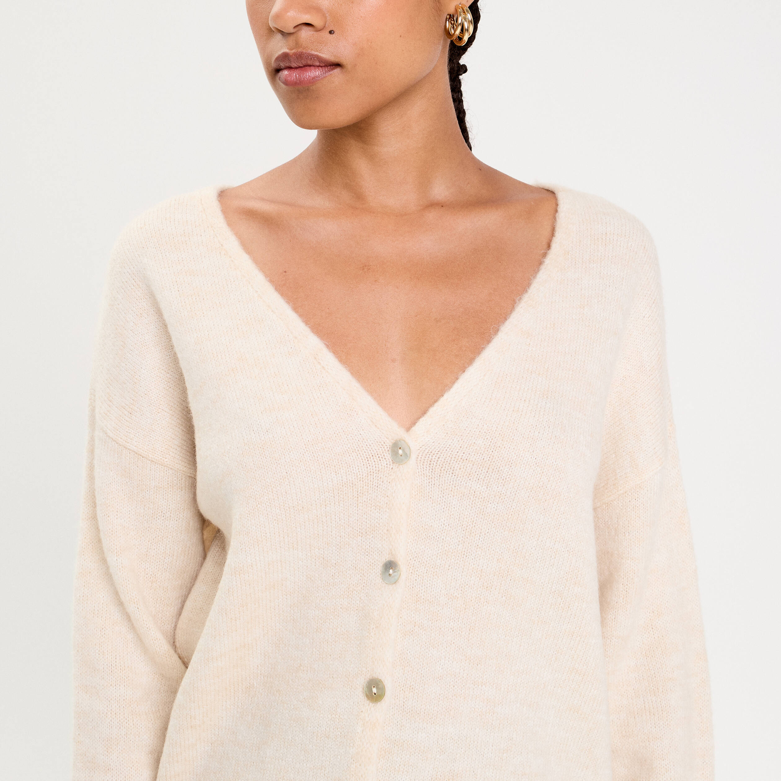 Gilet boutonn&eacute; avec col en V sable femme