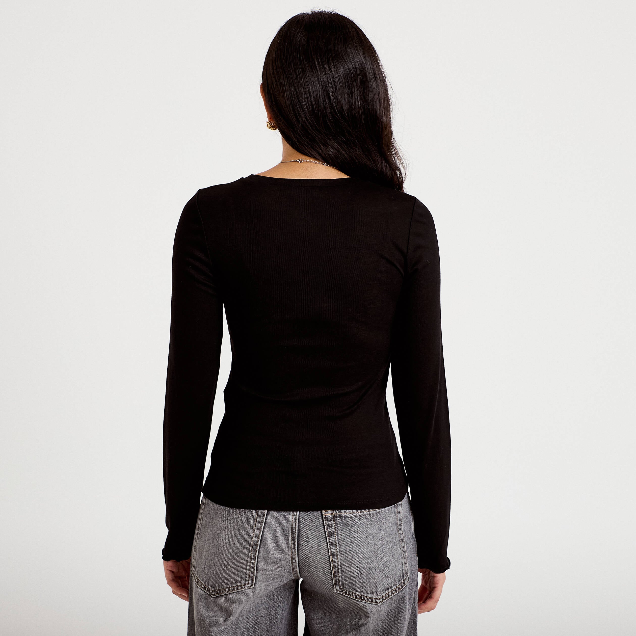 T-shirt ajust&eacute; col rond manches longues noir femme