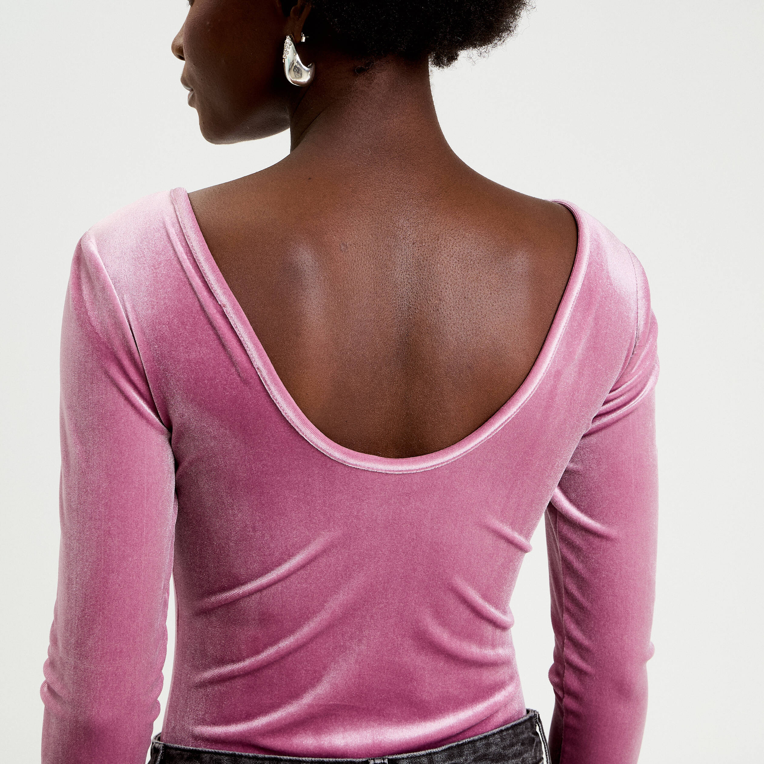 Body en velours d&eacute;collet&eacute; dos rose clair femme