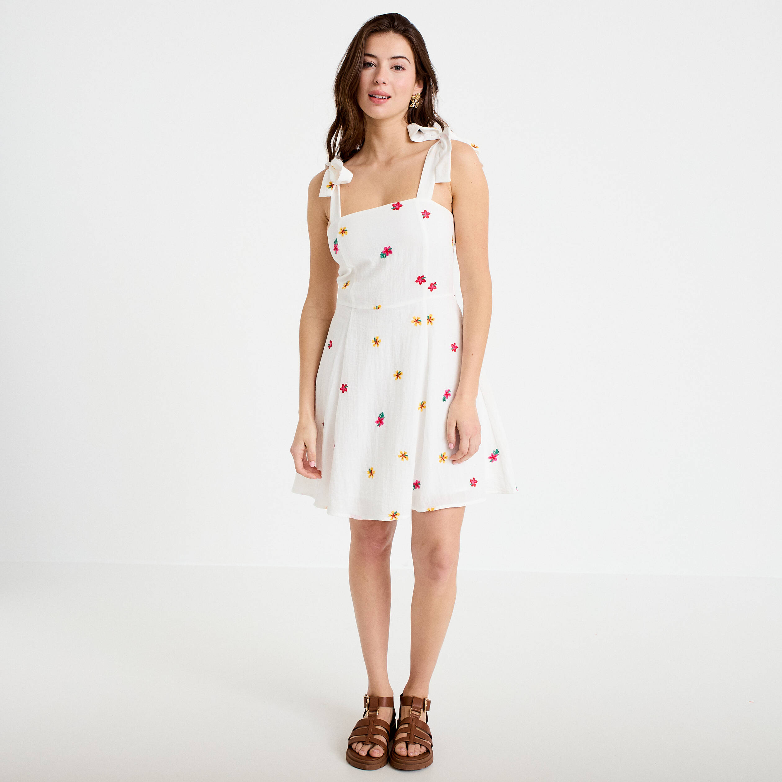Robe patineuse courte &agrave; fines bretelles blanc femme