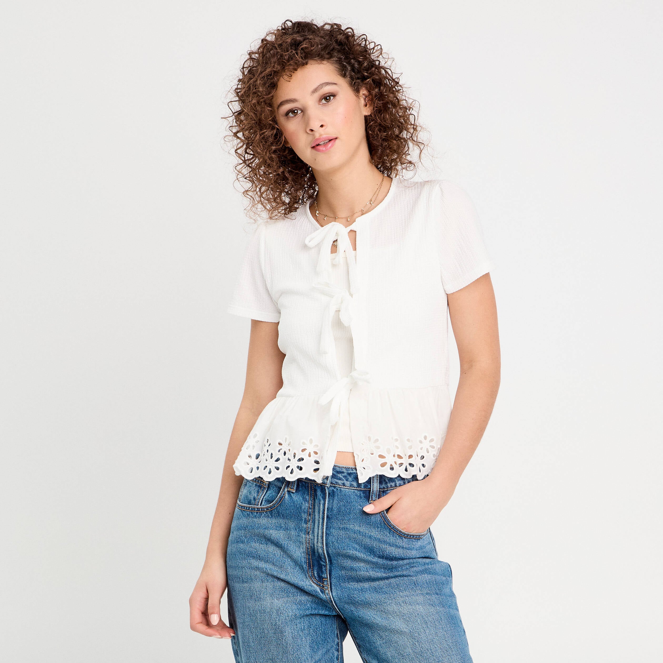 Blouse nou&eacute;e d&eacute;tails brod&eacute;s ecru femme