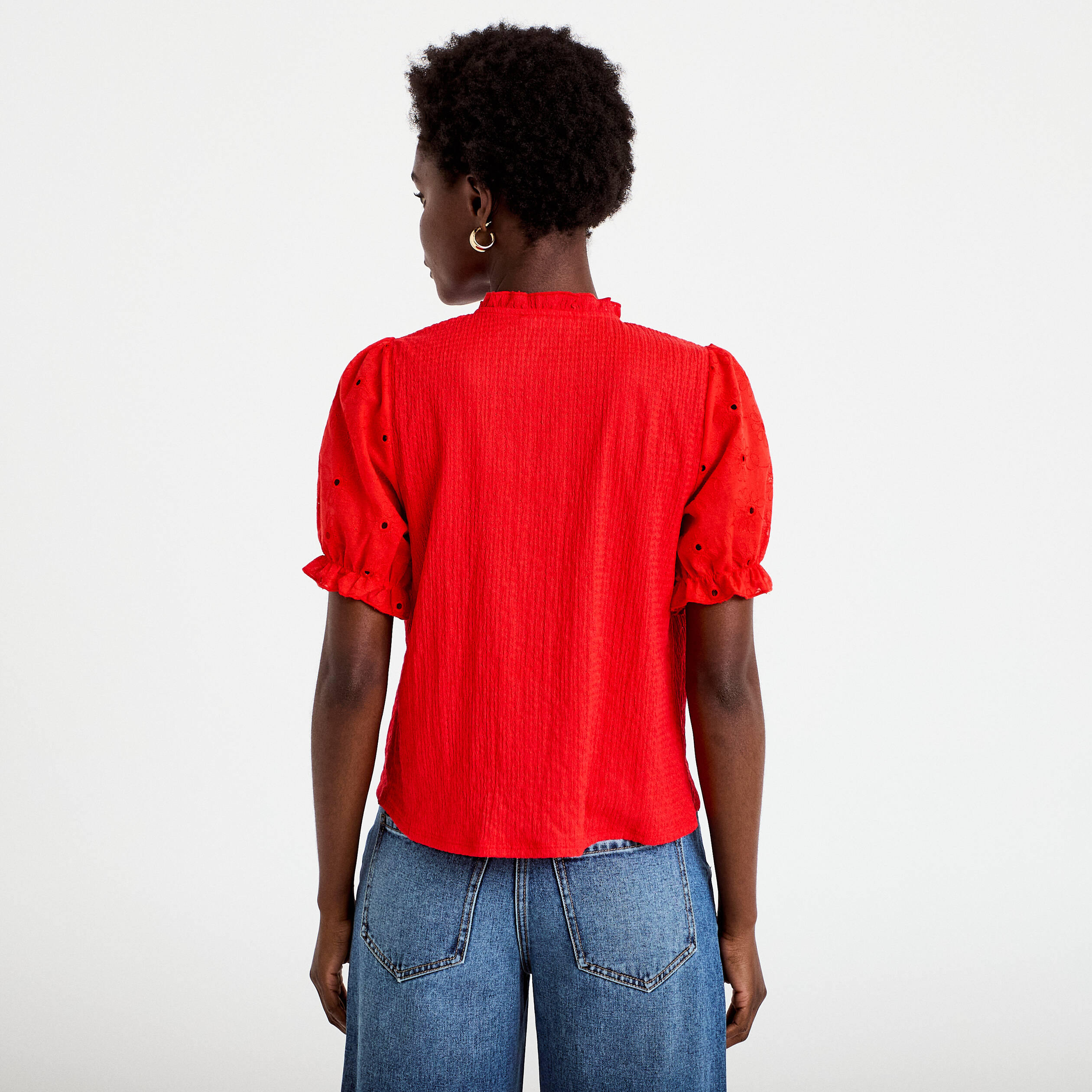 Blouse manches courtes brod&eacute;es rouge femme