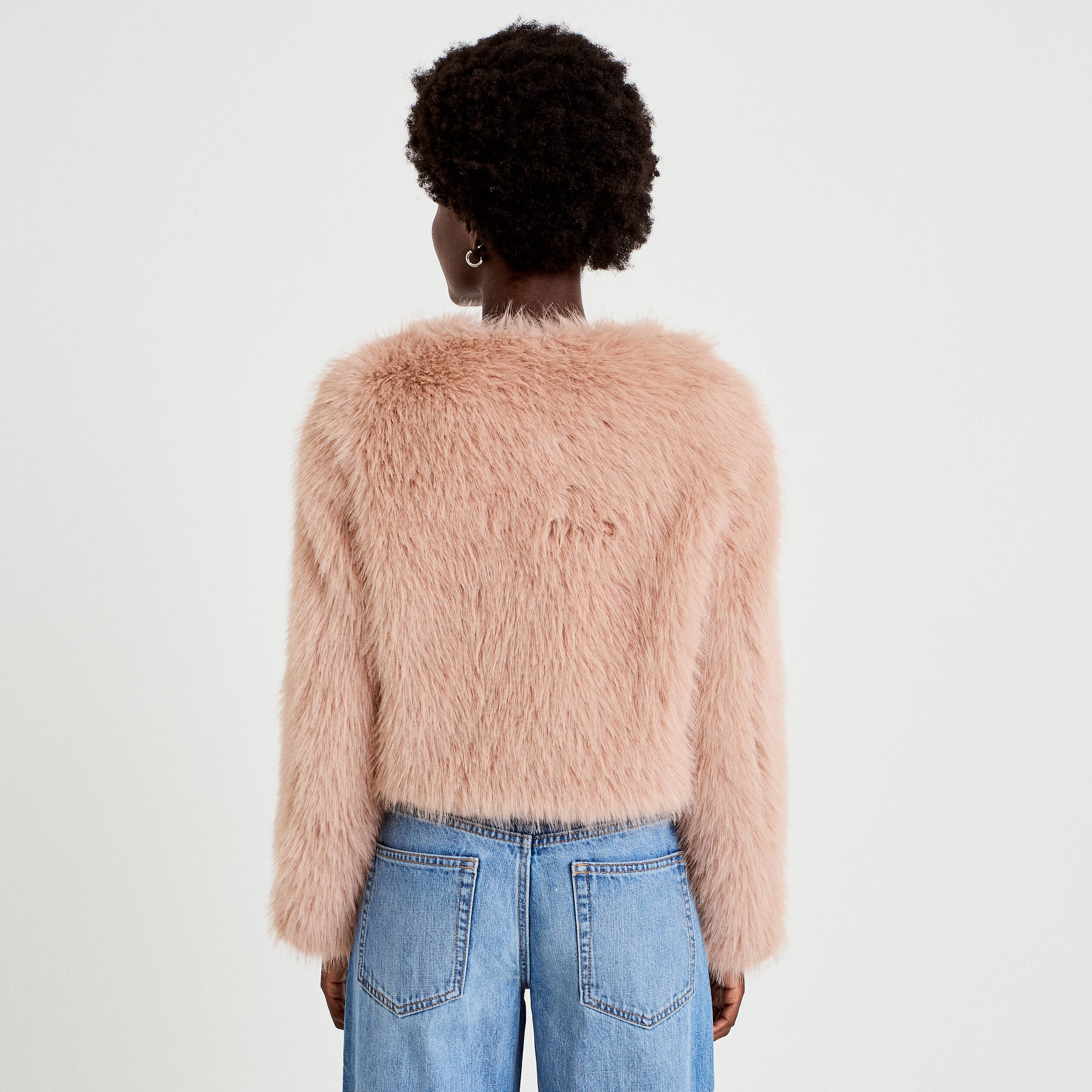 Veste droite fausse fourrure col rond rose poudr&eacute;e femme