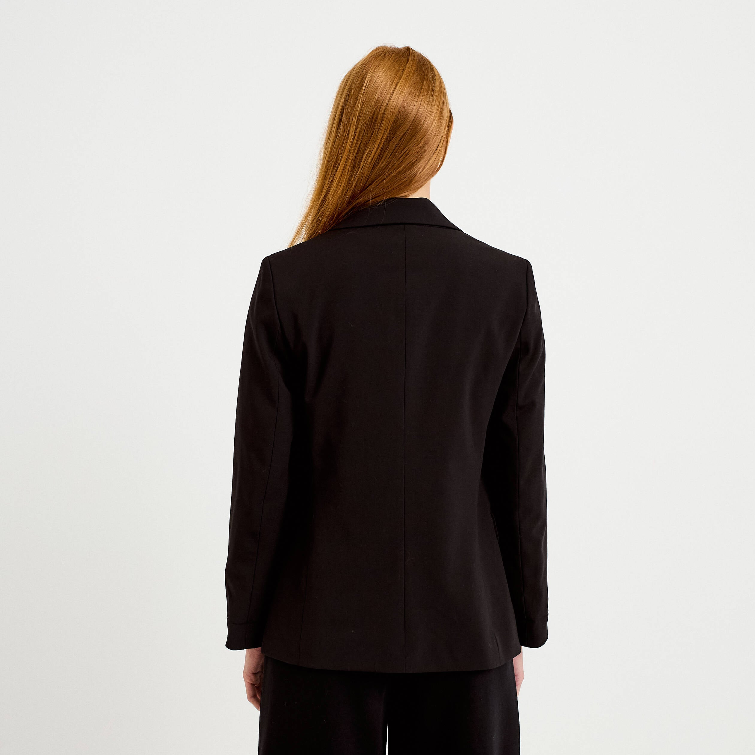 Blazer ajust&eacute; manches longues noir femme