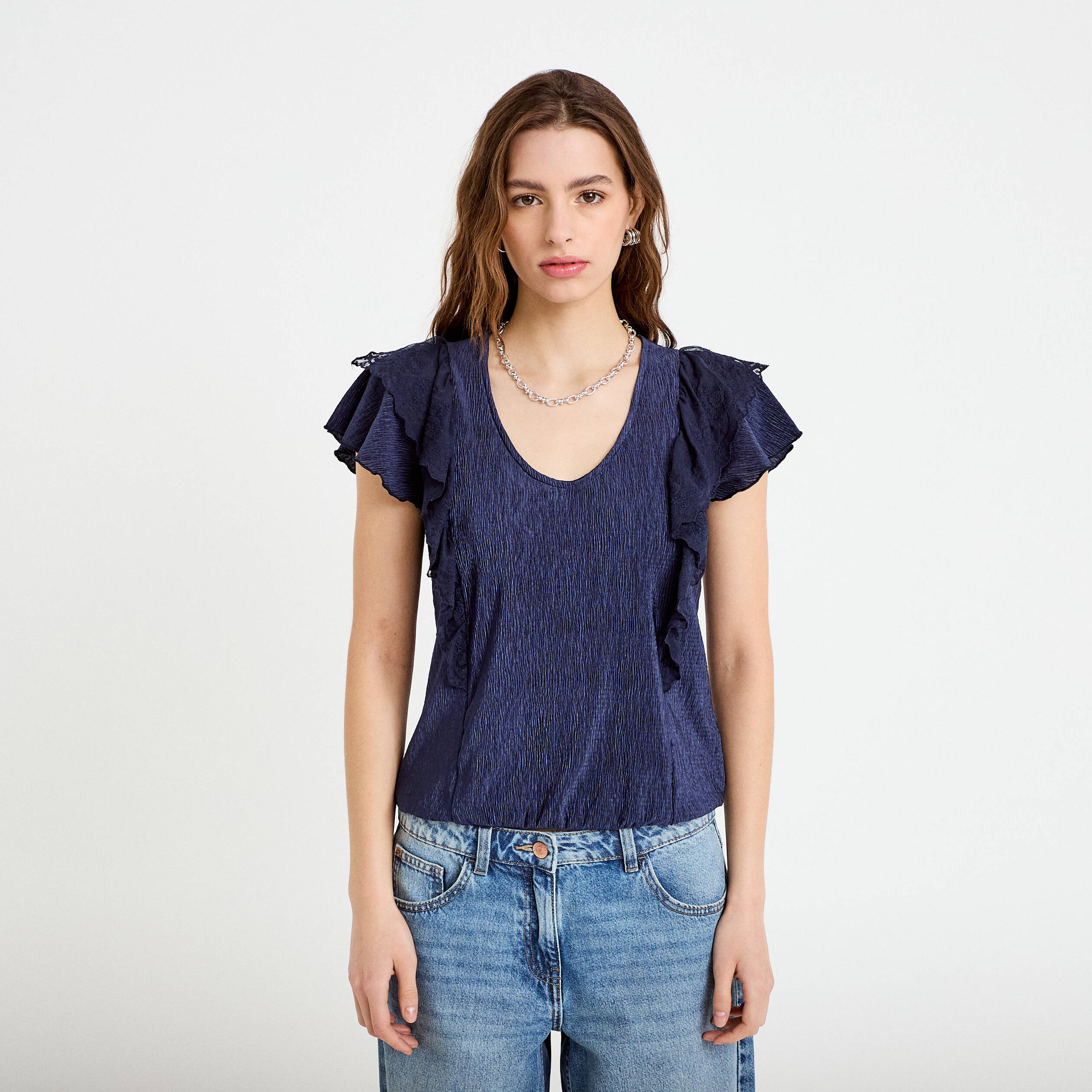 Blouse col v manches courtes dentelle bleu marine femme