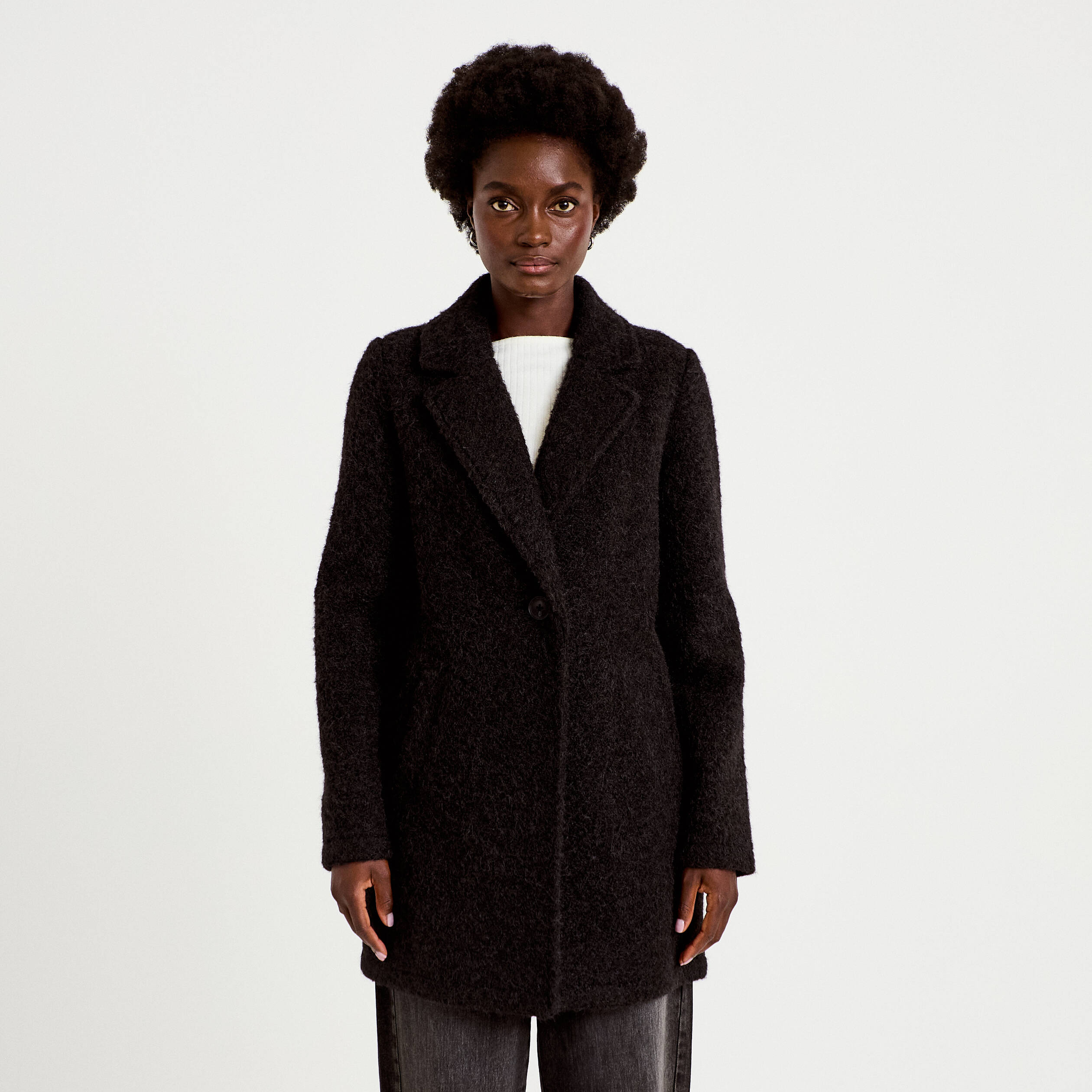 Manteau droit mi-long col tailleur noir femme
