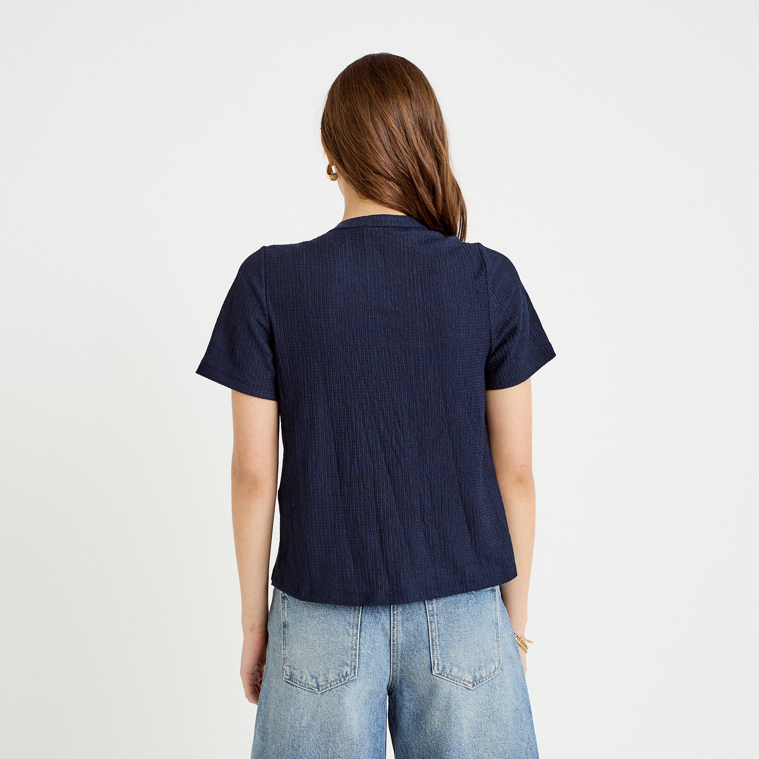 Blouse pliss&eacute;e col v manches courtes bleu fonc&eacute; femme