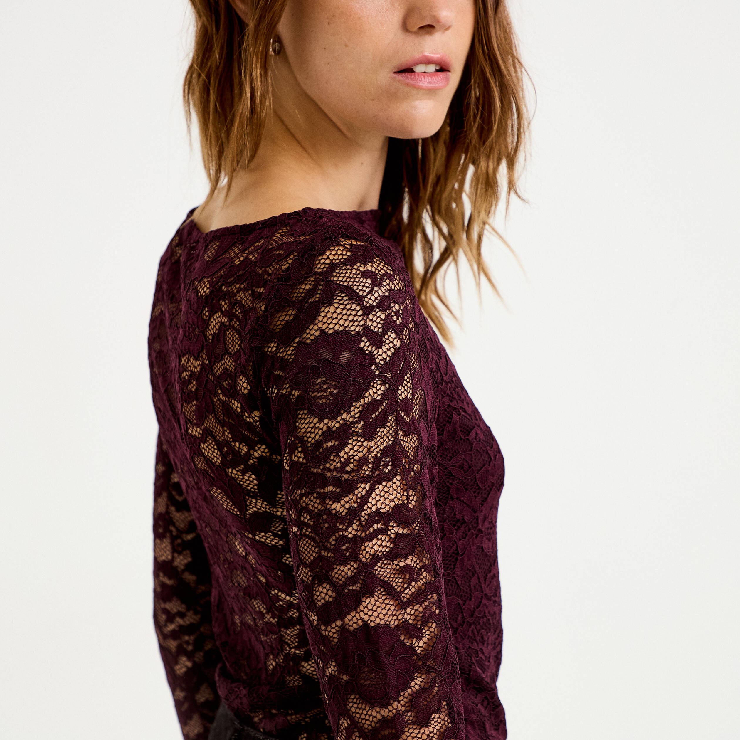 Body ajust&eacute; dentelle col bateau violet fonc&eacute; femme