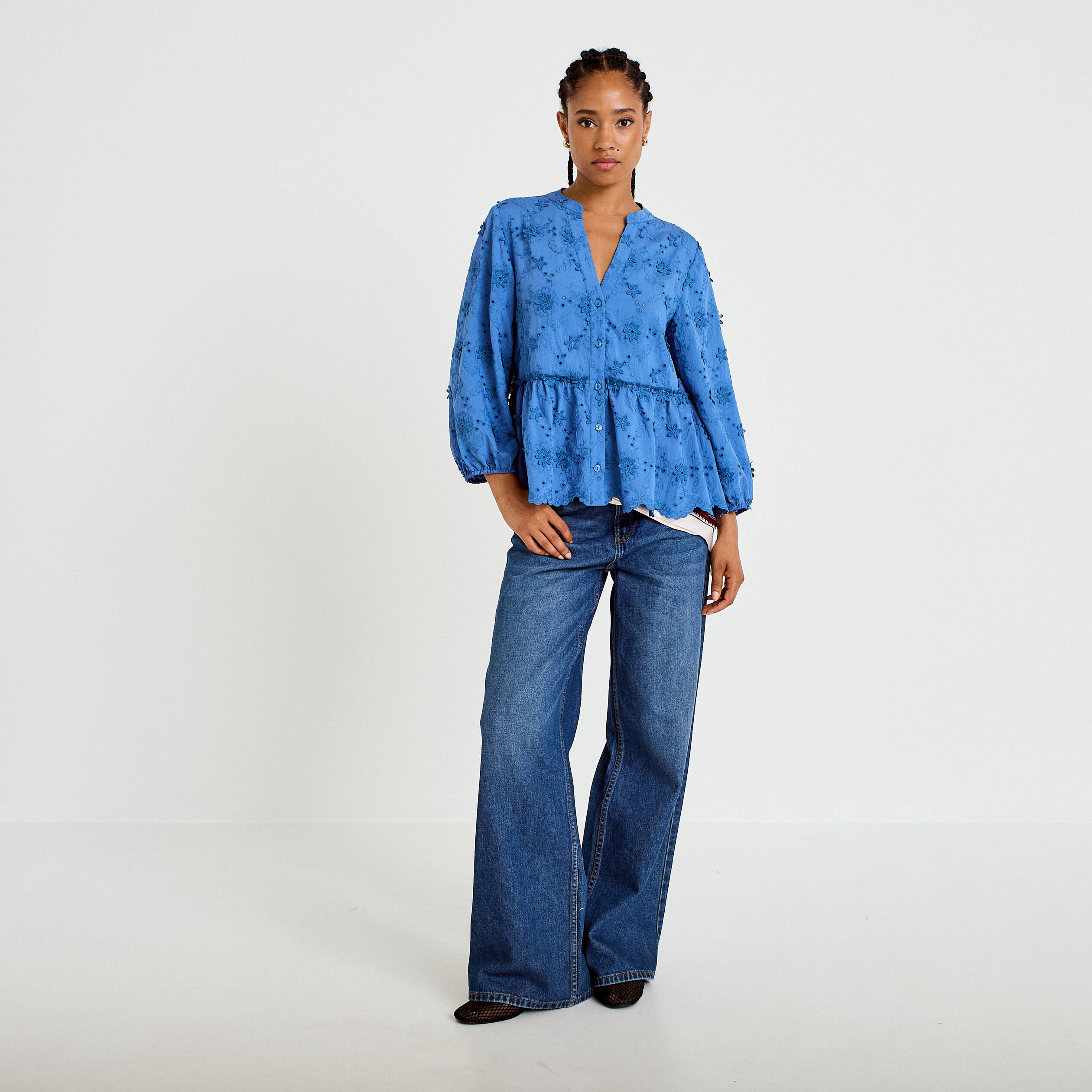 Blouse &agrave; motif en relief bleu fonc&eacute; femme