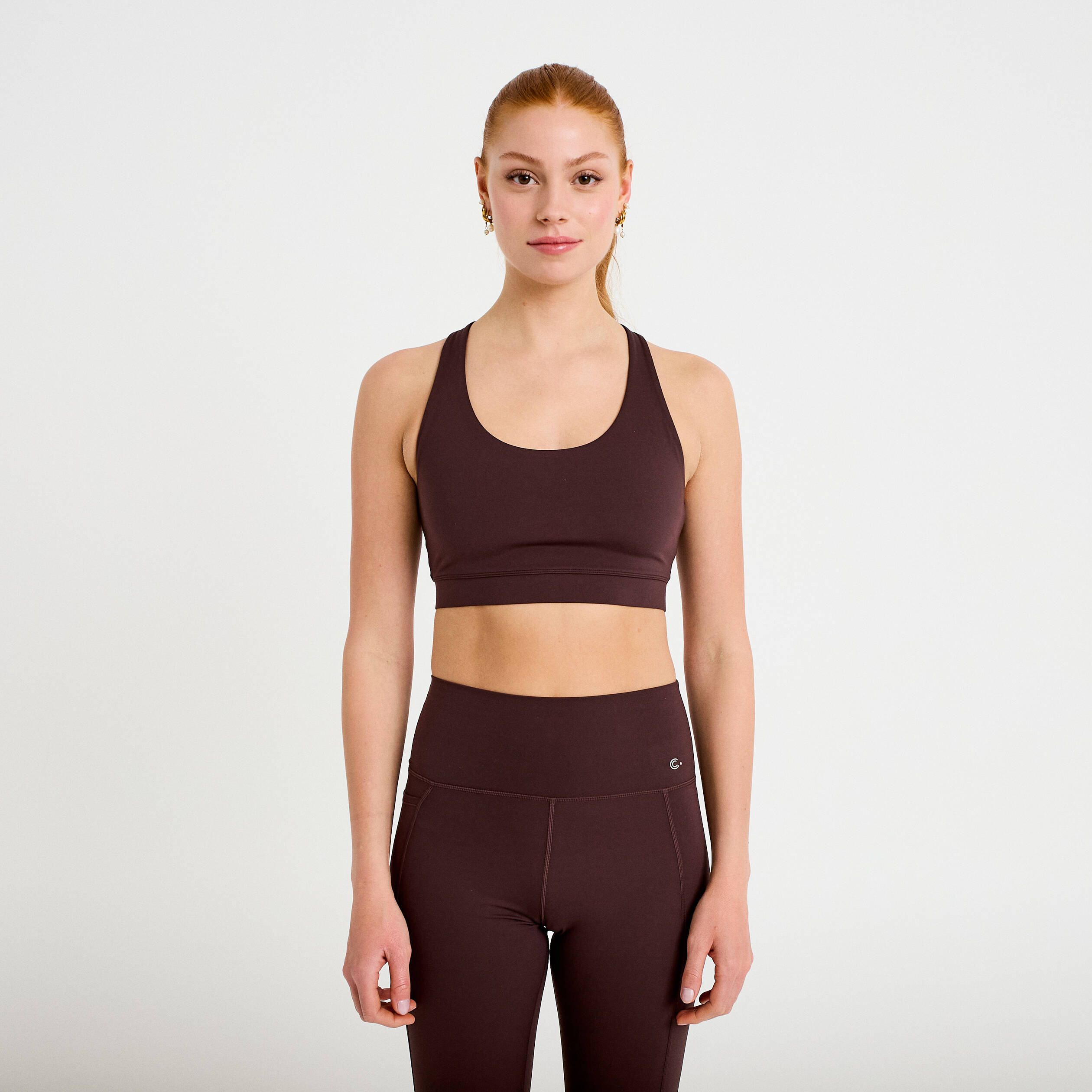 Brassi&egrave;re de sport fines bretelles marron fonc&eacute; femme