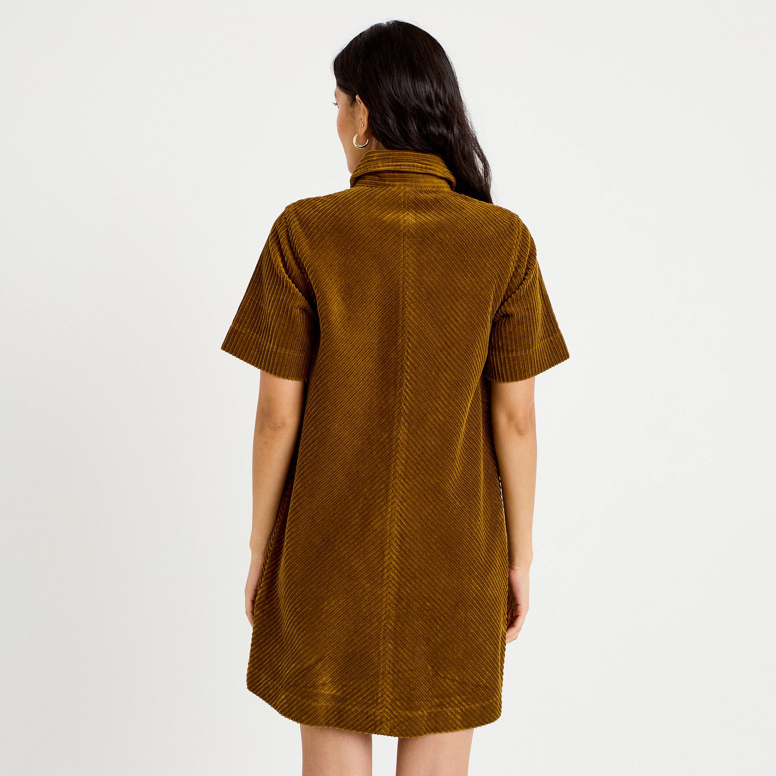Robe courte droite en velours coton vert olive femme