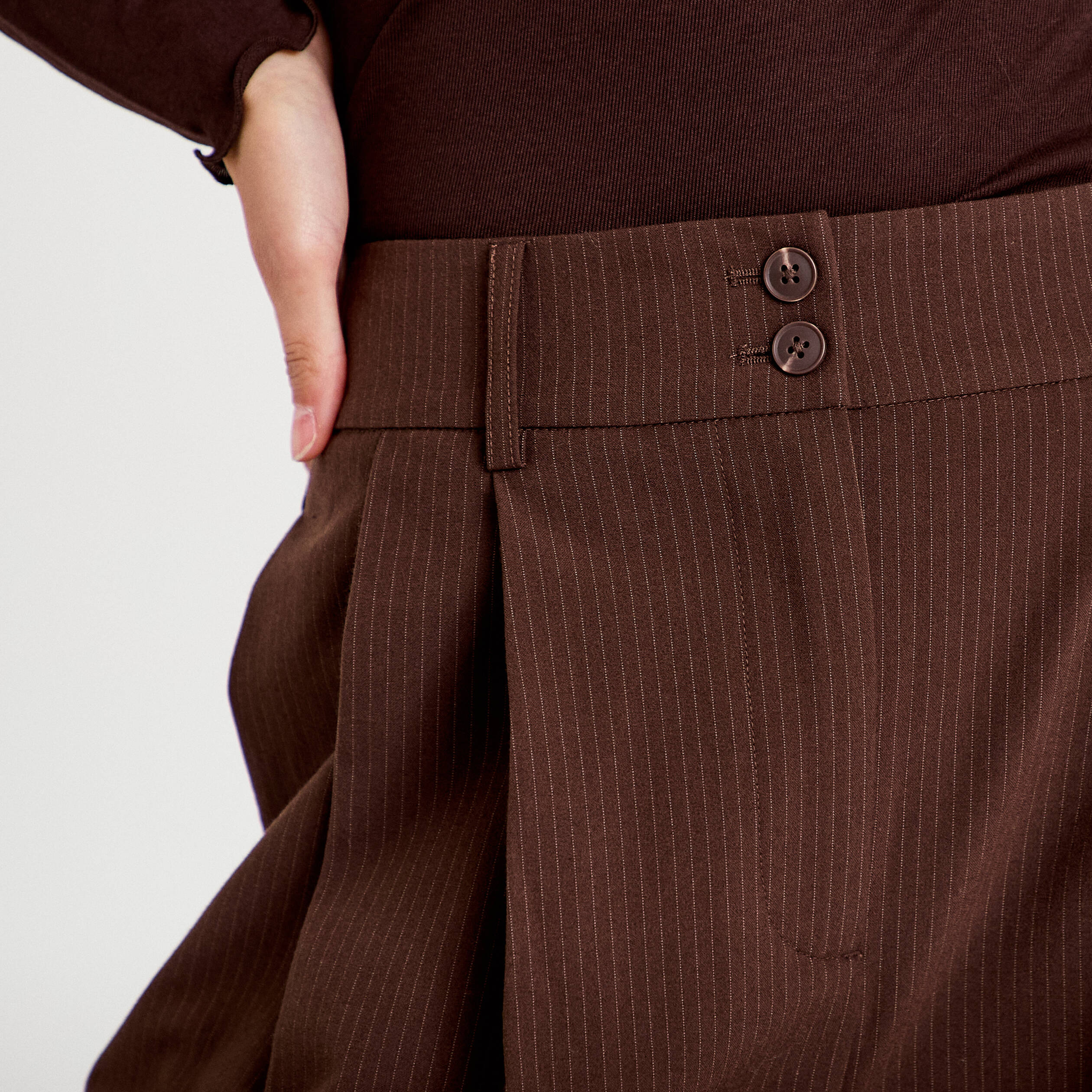Pantalon large &agrave; pinces marron femme