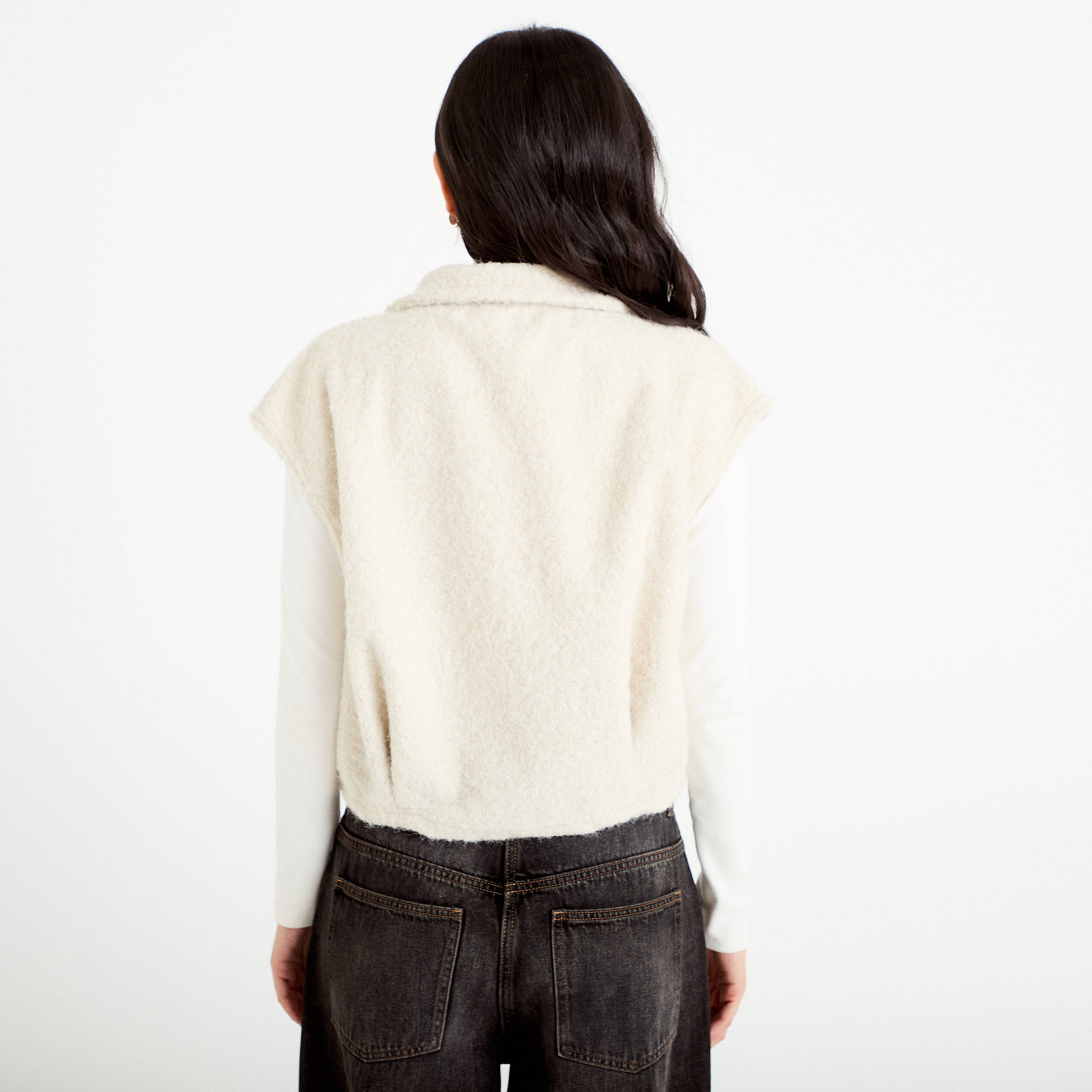 Veste bouclette sans manches col montant sable femme