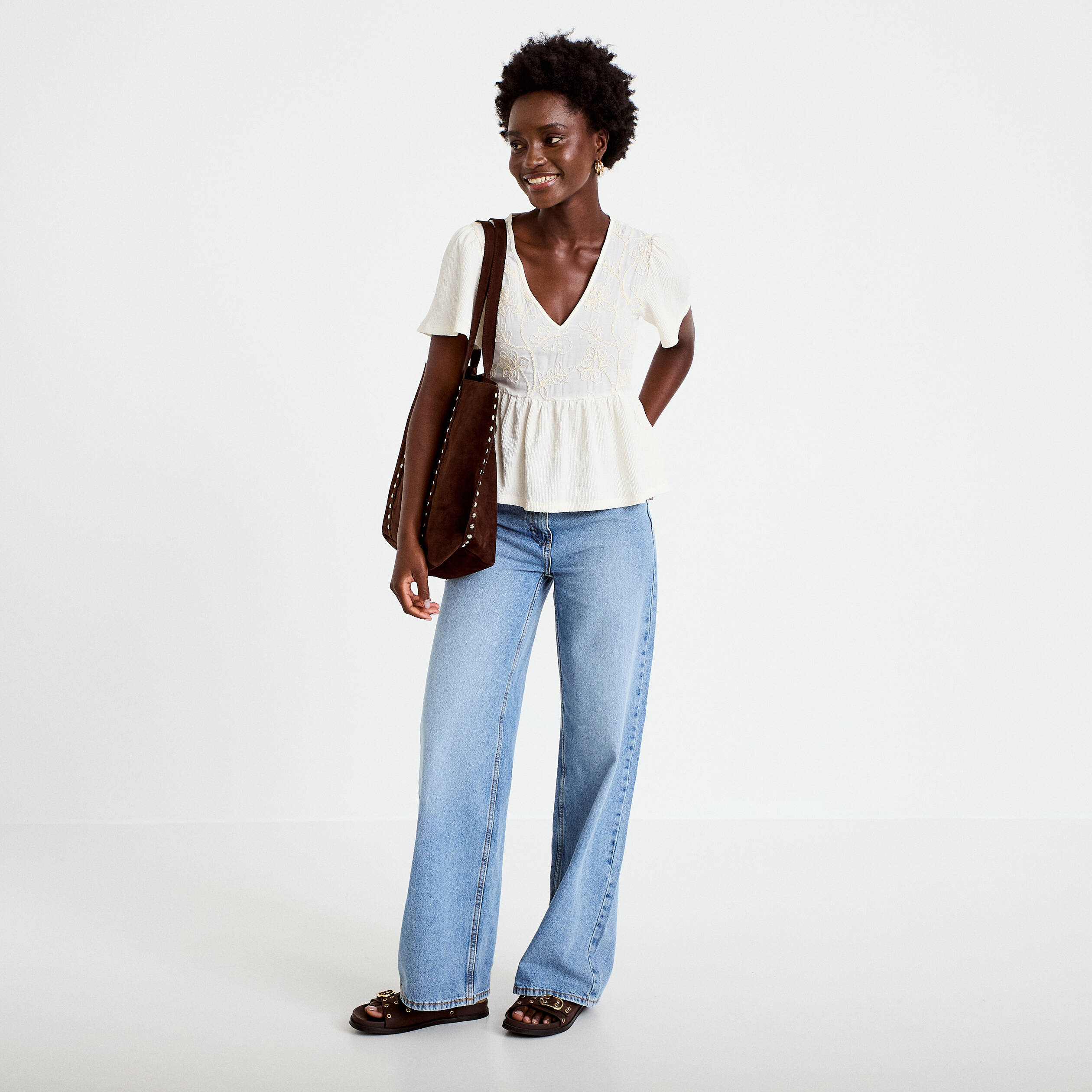 Blouse cintr&eacute;e col v manches courtes ecru femme