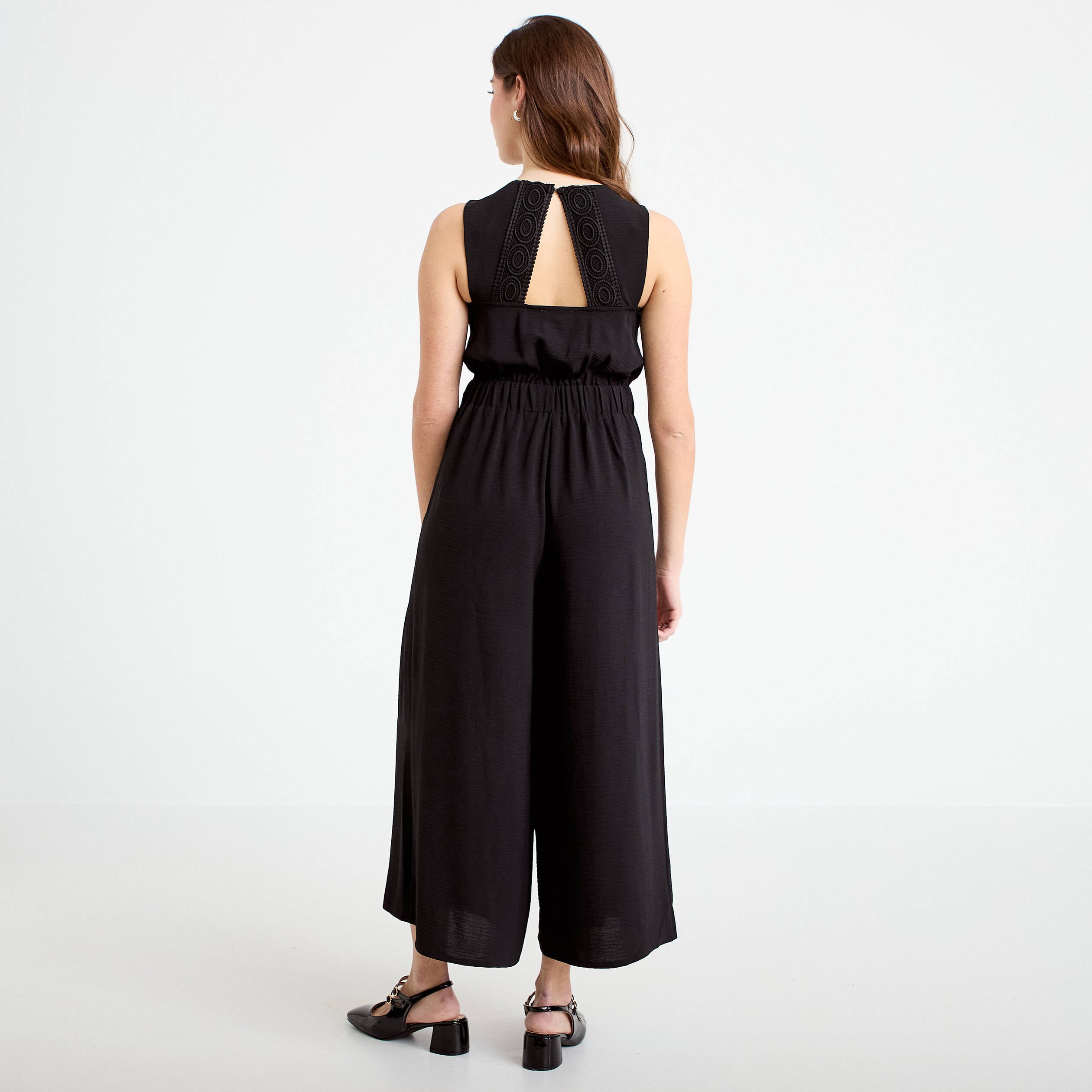 Combinaison large 3/4 sans manches col v noir femme