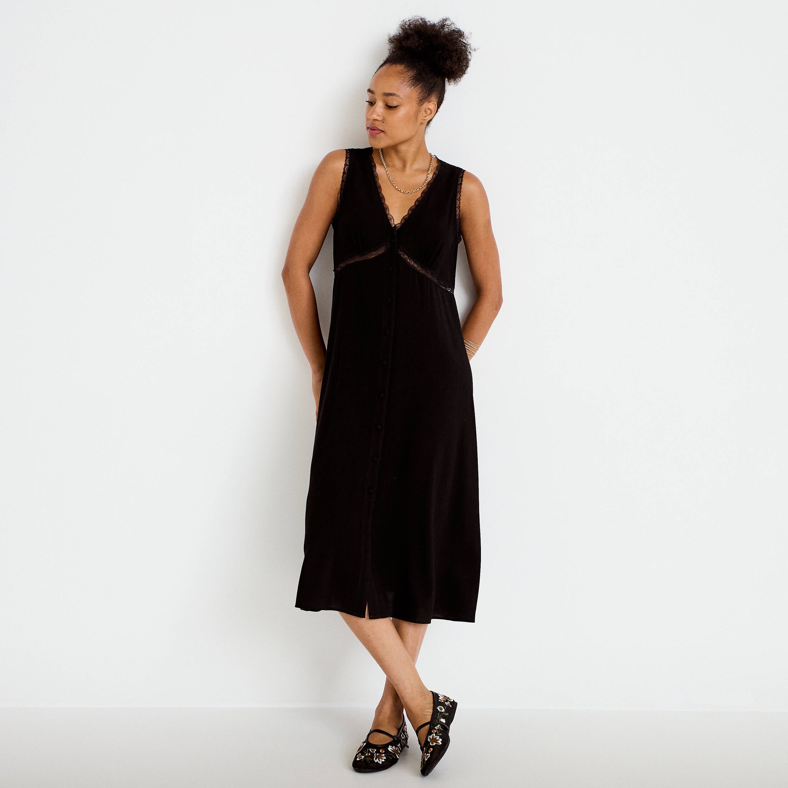 Robe longue droite sans manches col v noir femme