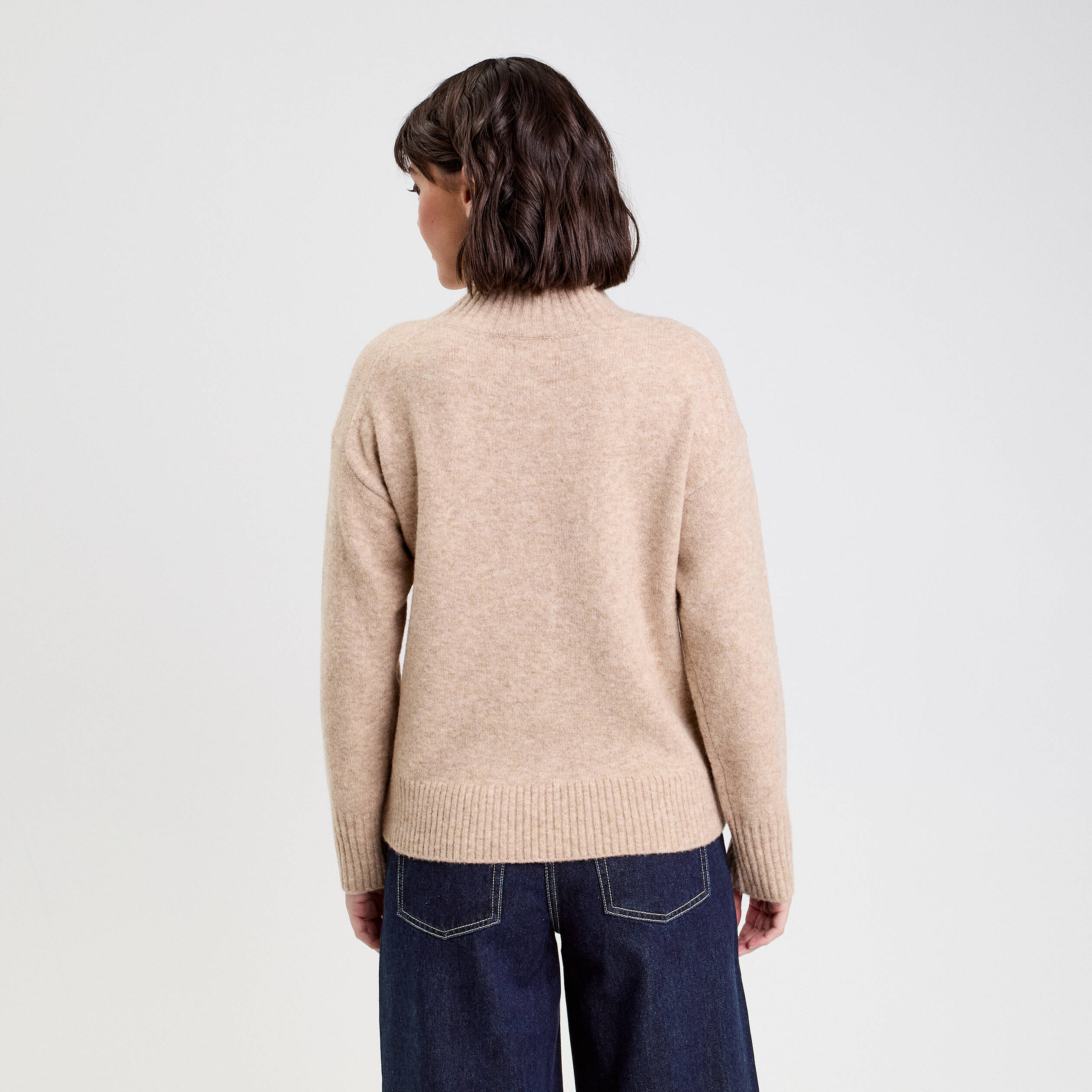 Pull col roul&eacute; manches longues beige femme