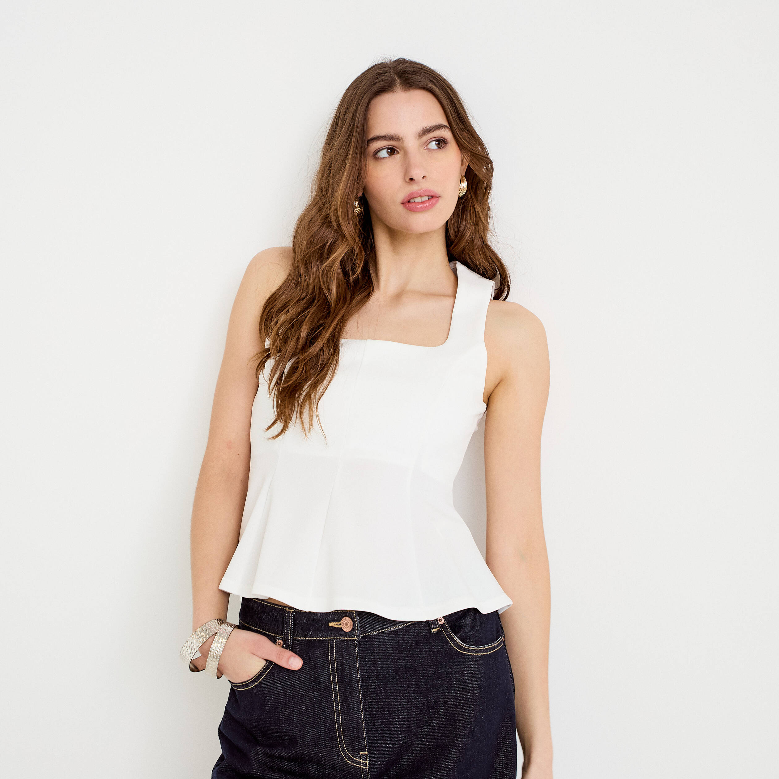 Top cintr&eacute; col carr&eacute; sans manches ecru femme
