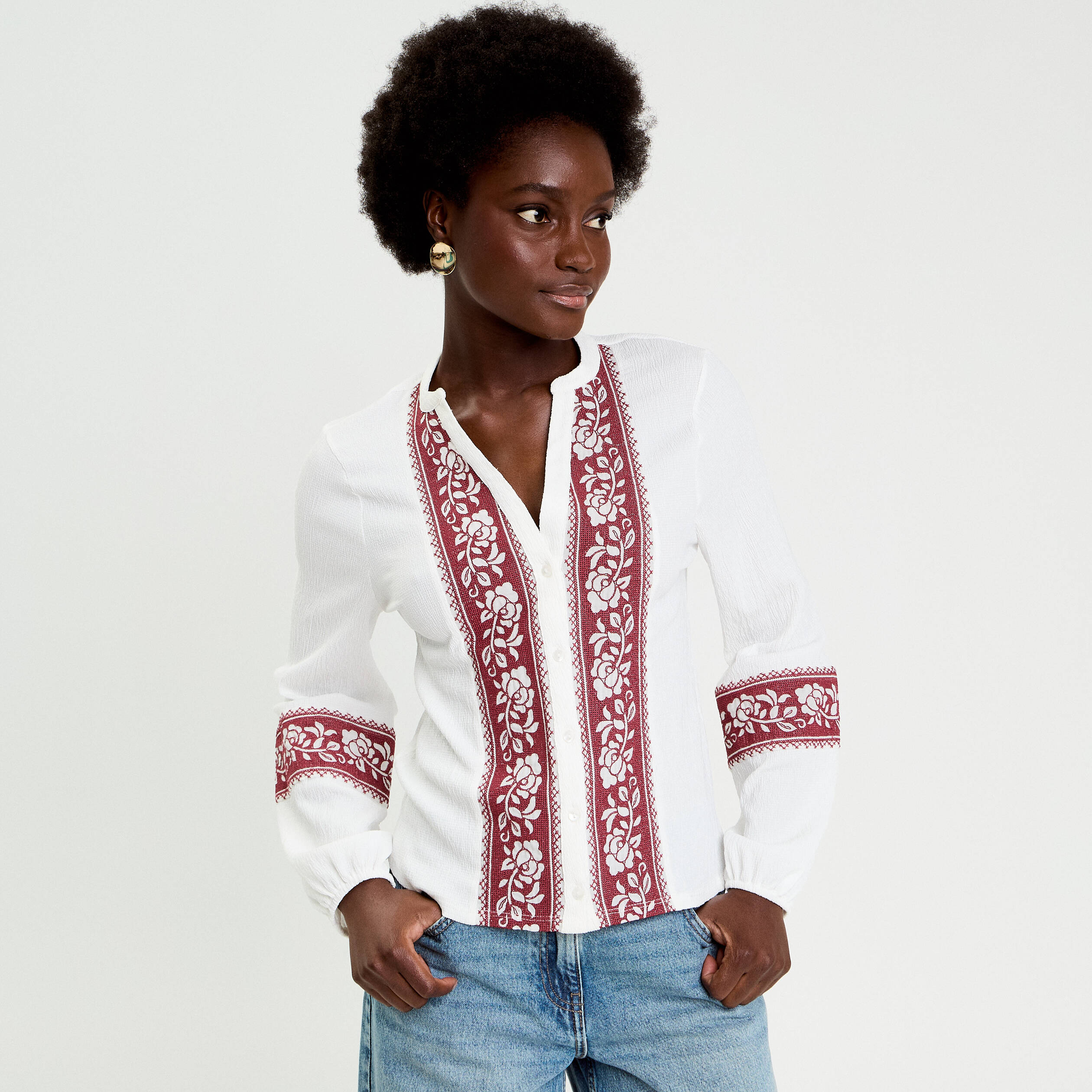 Blouse brod&eacute;e col tunisien ecru femme