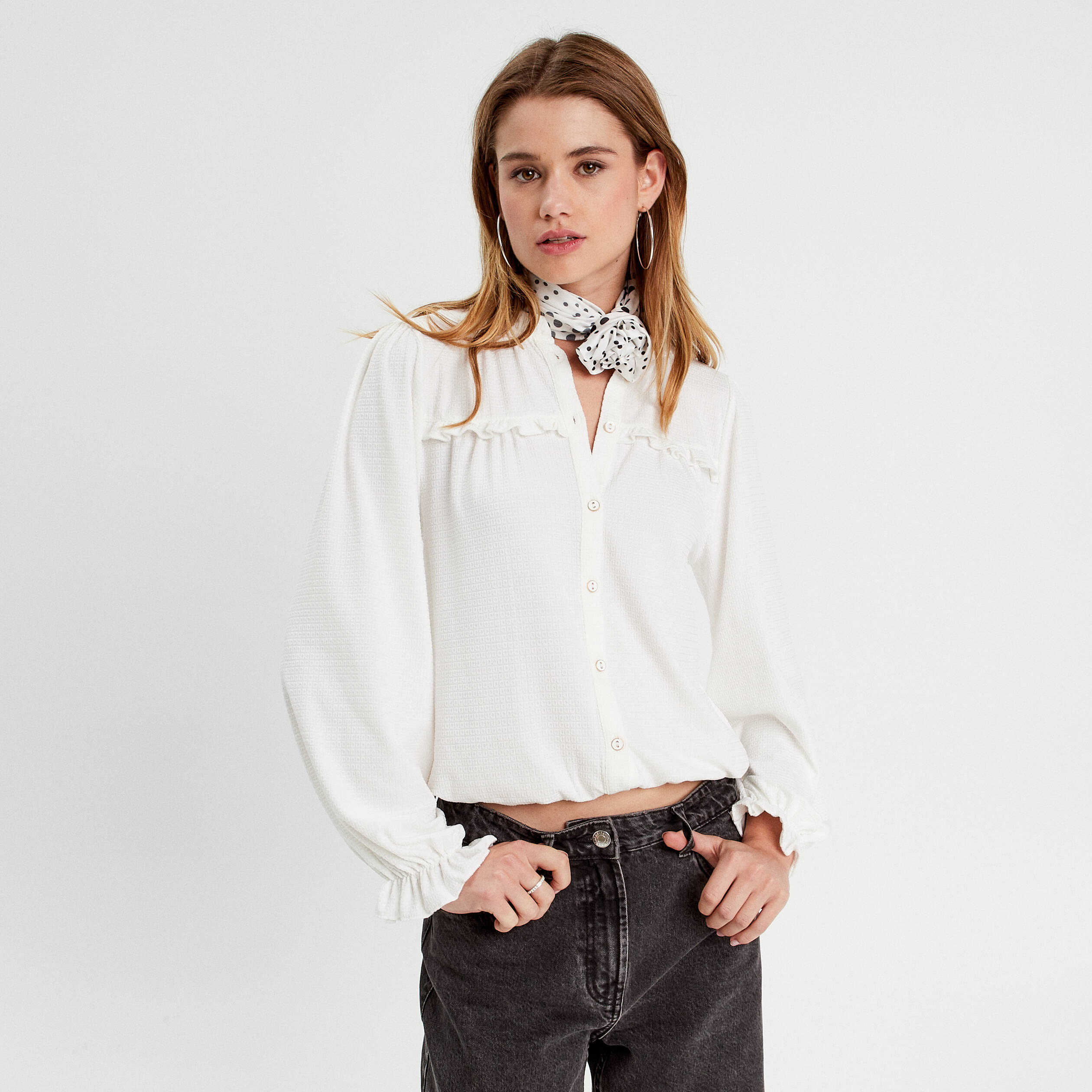 Blouse d&eacute;tails volants ecru femme