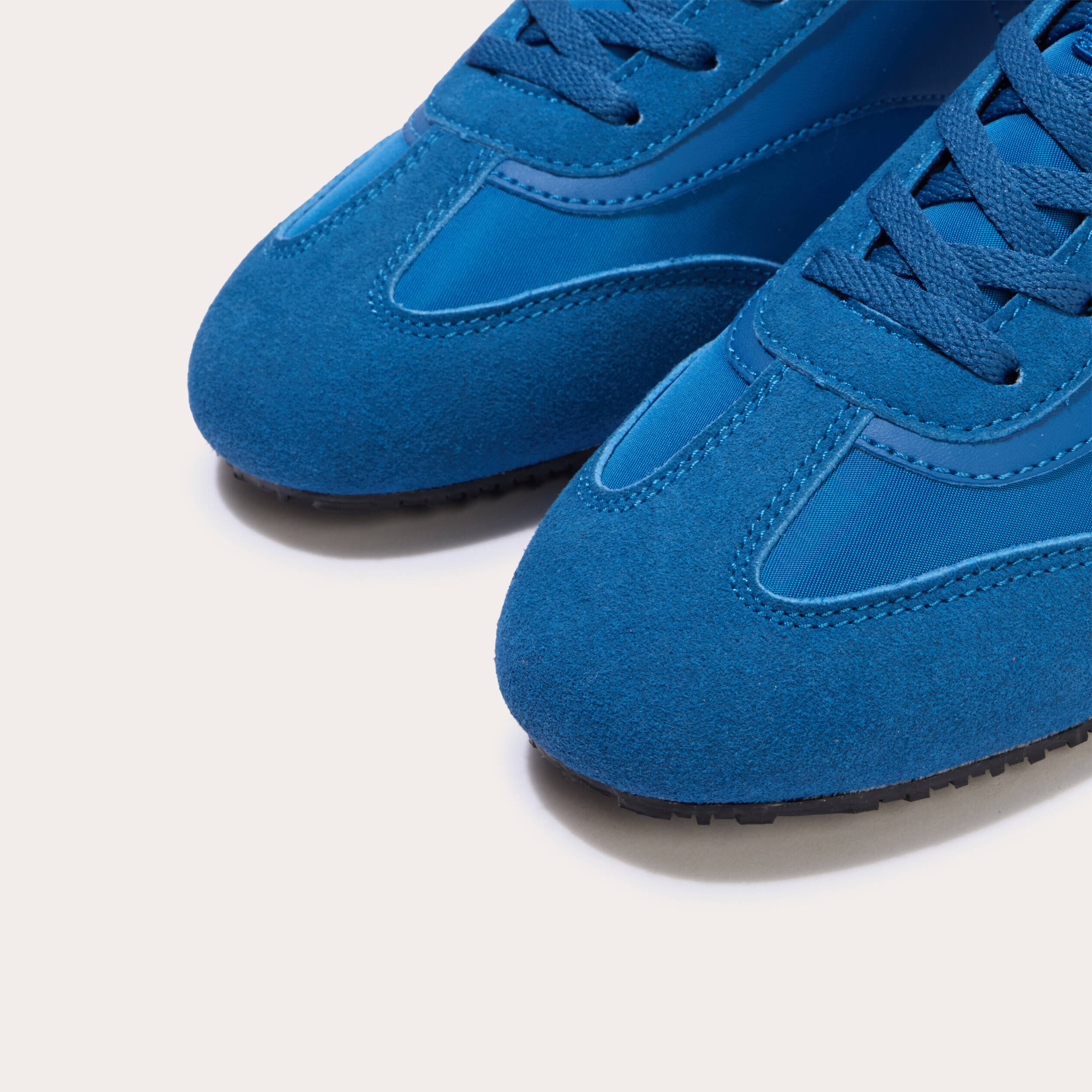 Basket aspect daim bleu electrique femme
