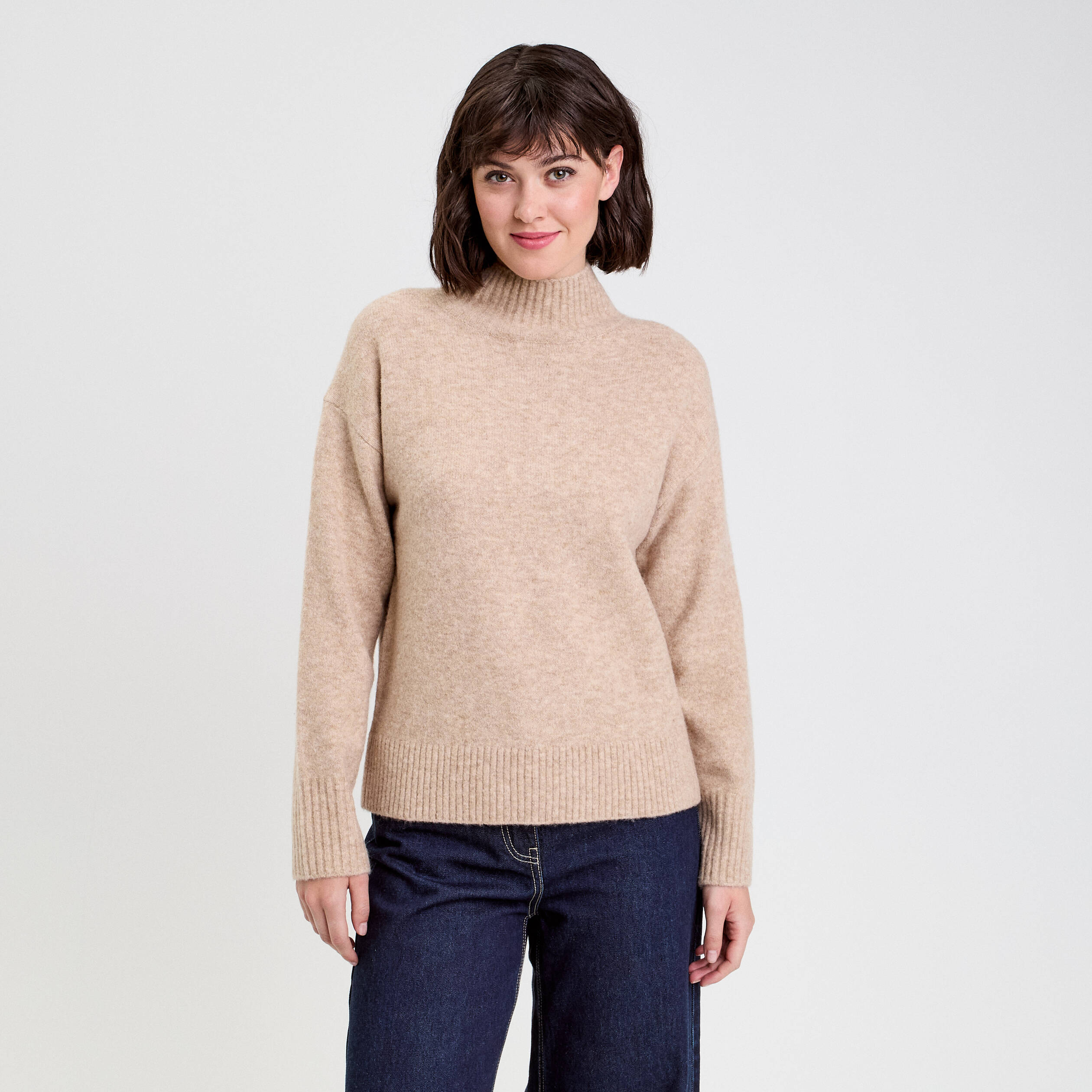 Pull col roul&eacute; manches longues beige femme