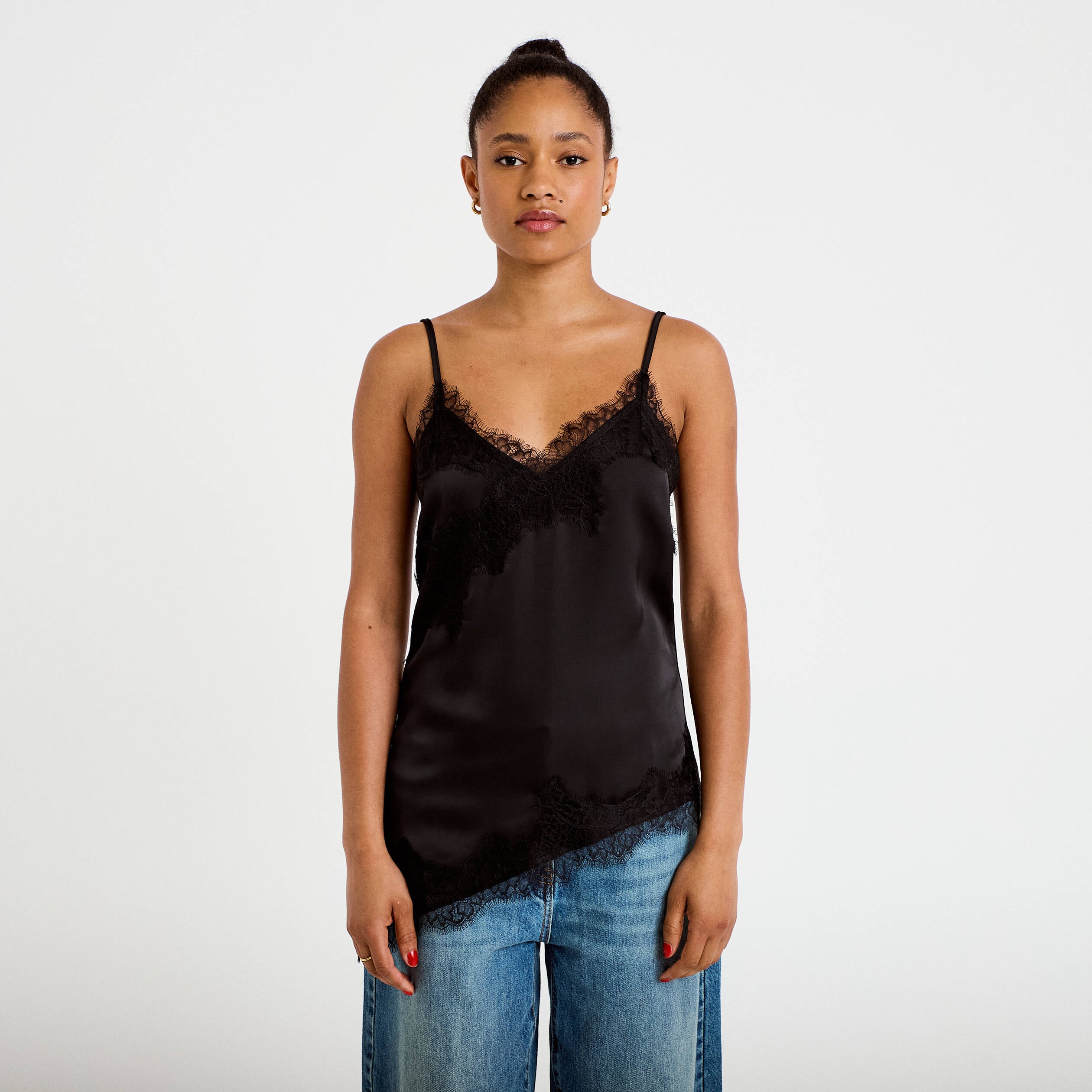D&eacute;bardeur ajust&eacute; d&eacute;collet&eacute; dentelle noir femme