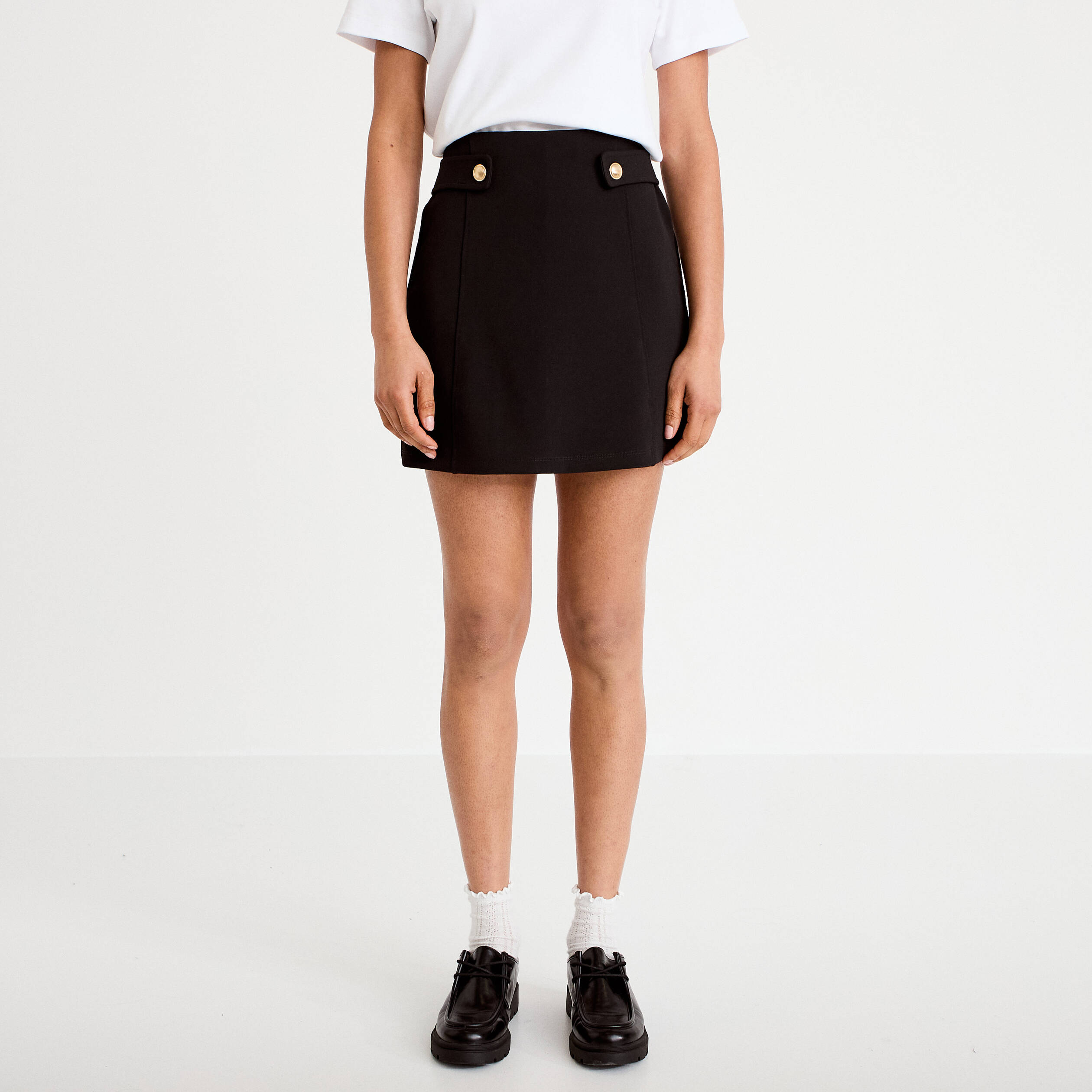 Jupe-short en maille avec boutons noir femme