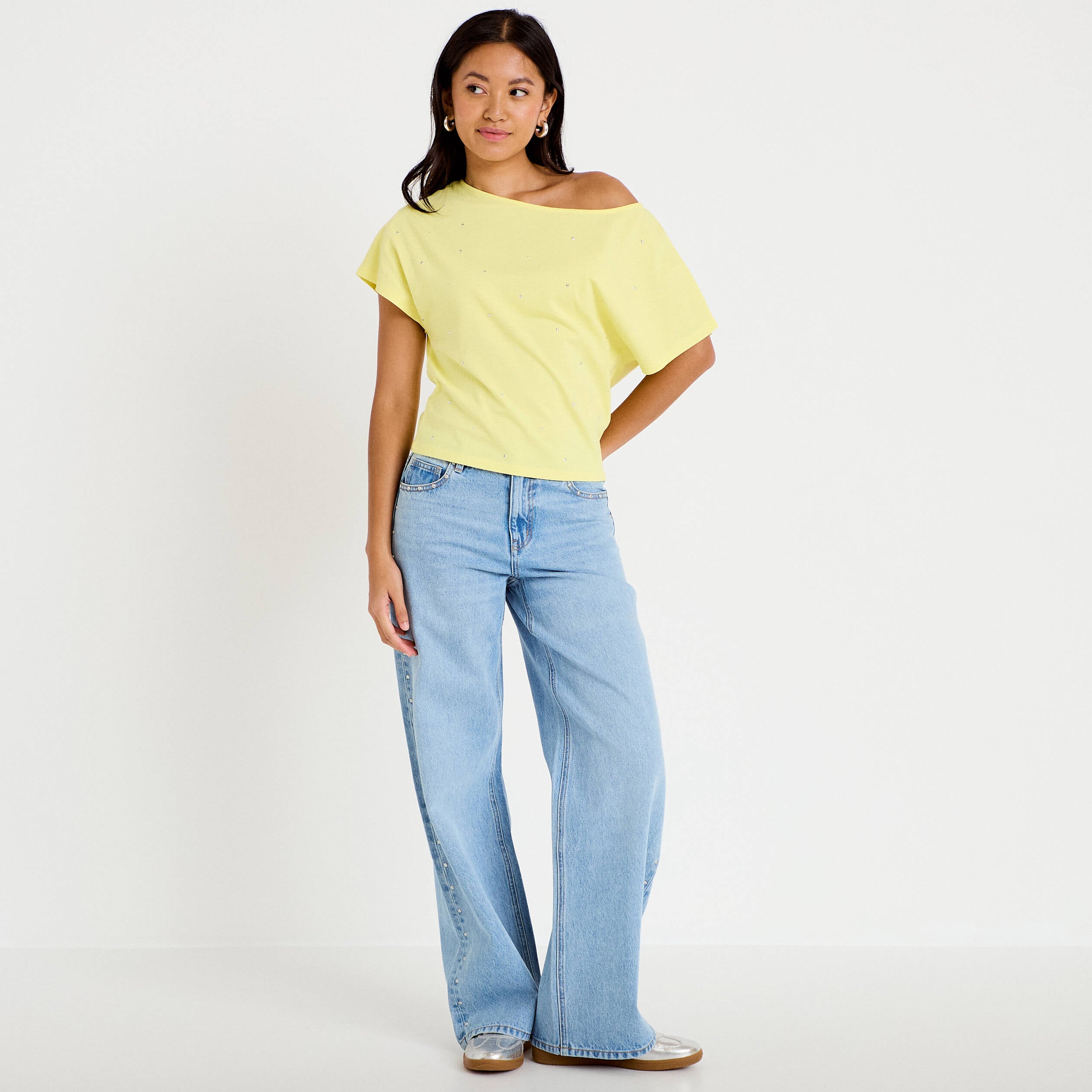 Jean wide leg d&eacute;tails clout&eacute;s denim bleach femme